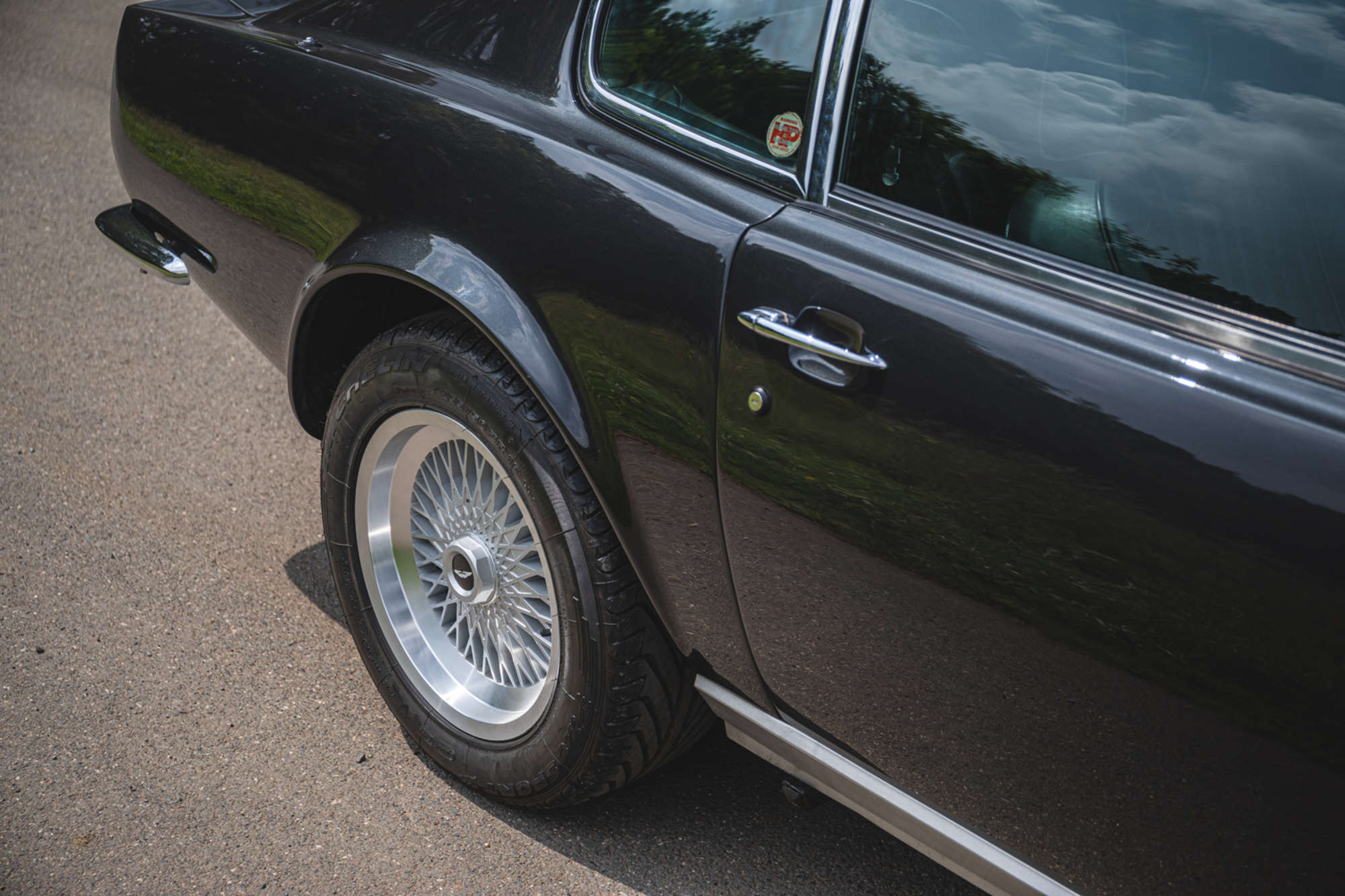 1990 Aston Martin V8 Vantage Coupe X-Pack (Manual)-Auction Lot