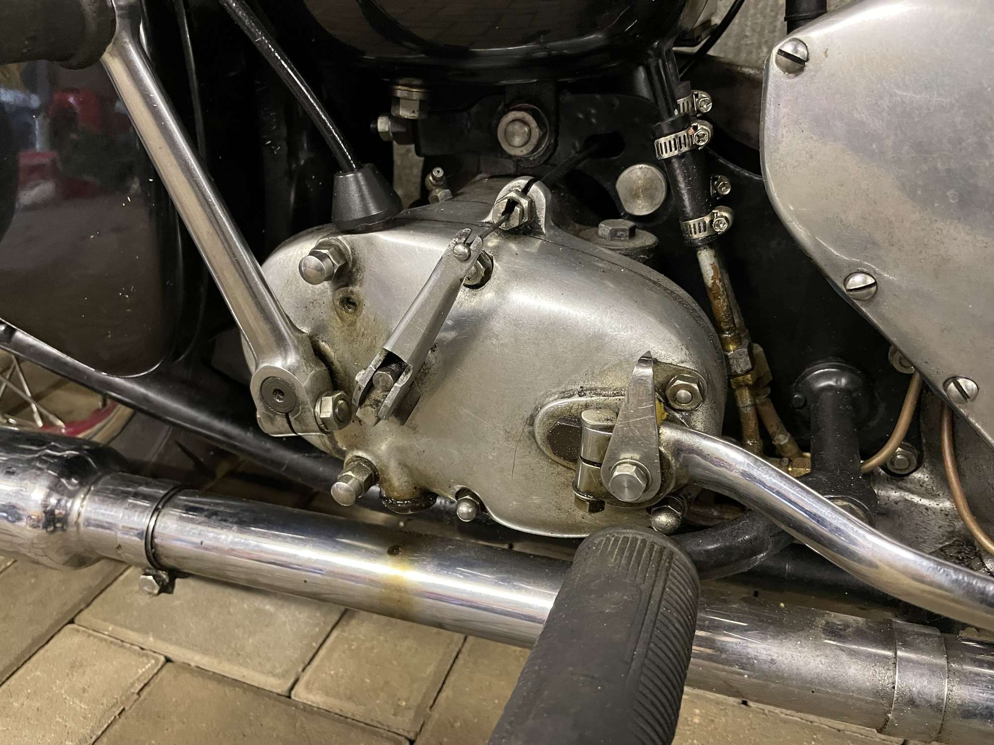 1952 Ariel Red Hunter Twin-Sold