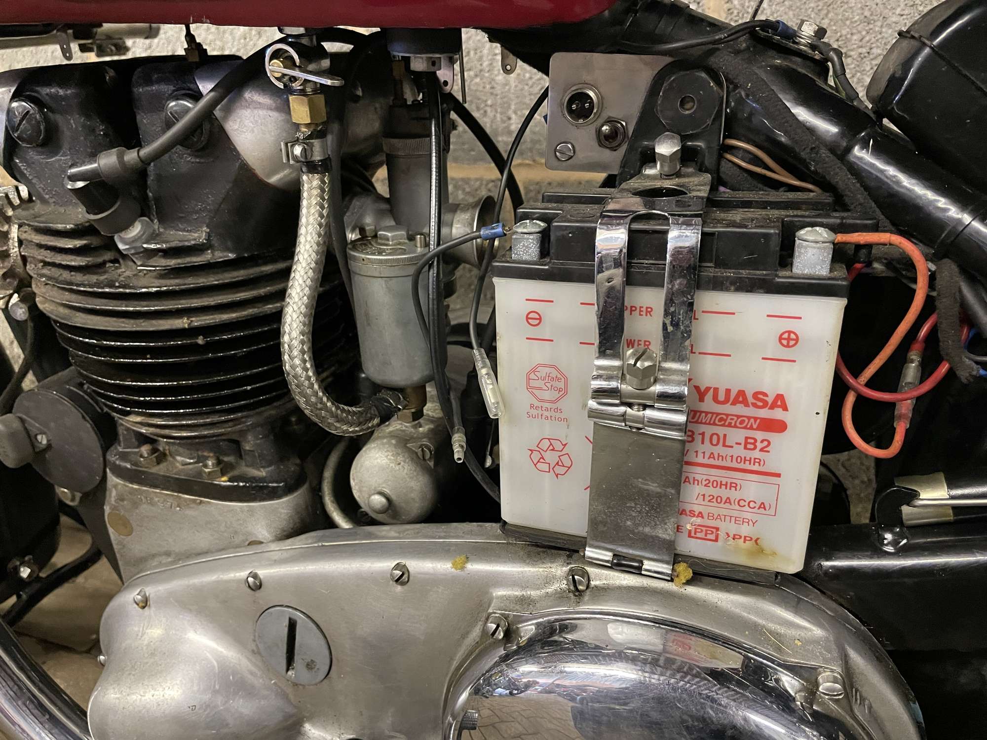 1952 Ariel Red Hunter Twin-Sold