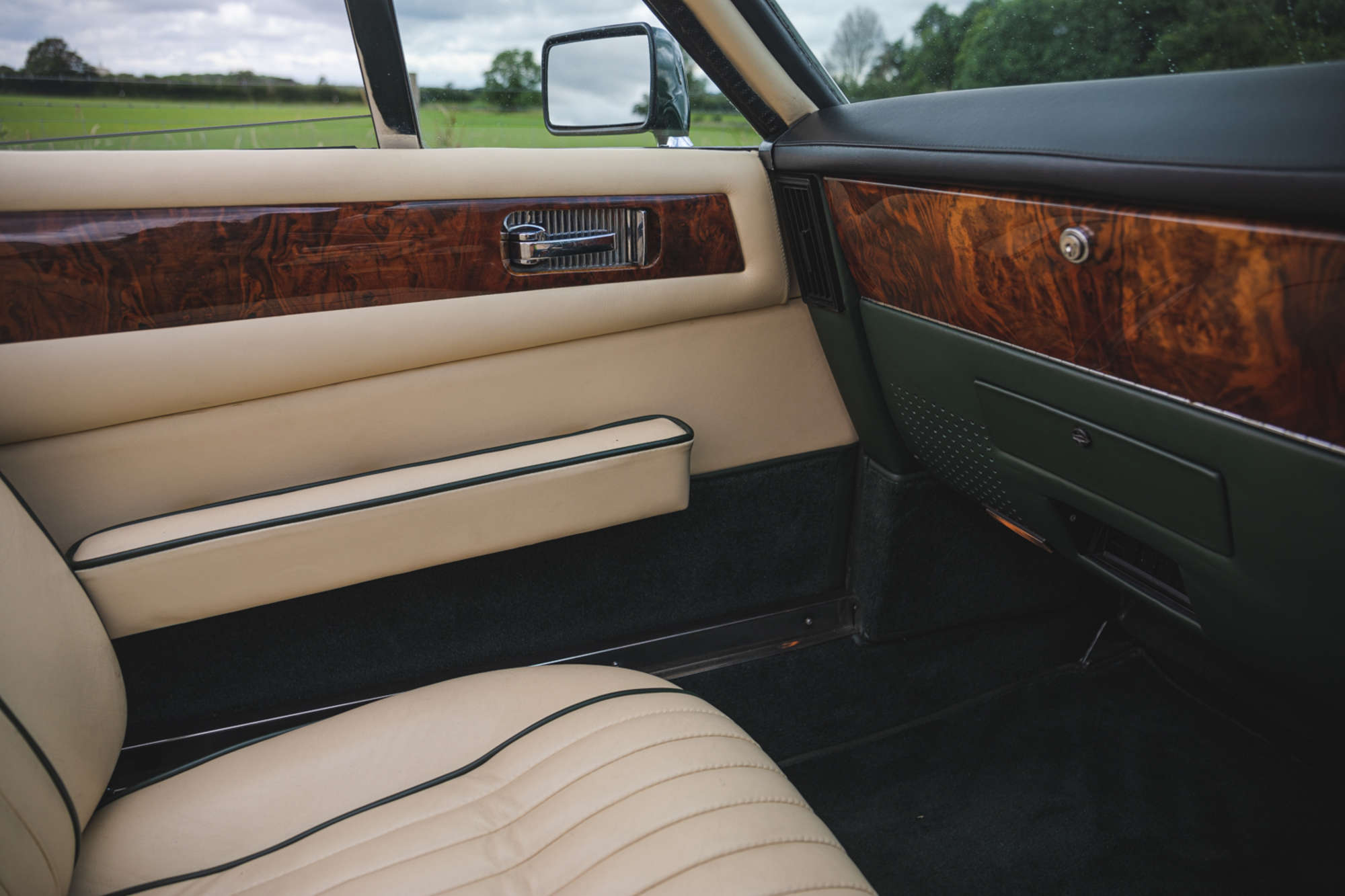 1979 Aston Martin V8 Volante-Auction Lot