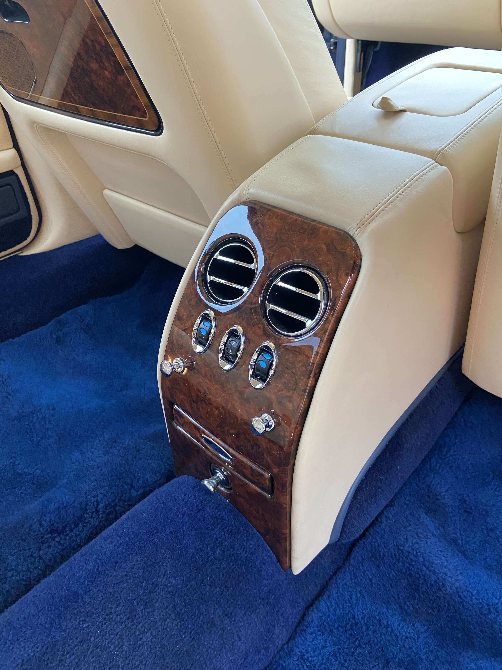 2001 Rolls-Royce Silver Seraph Park Ward-Auction Lot