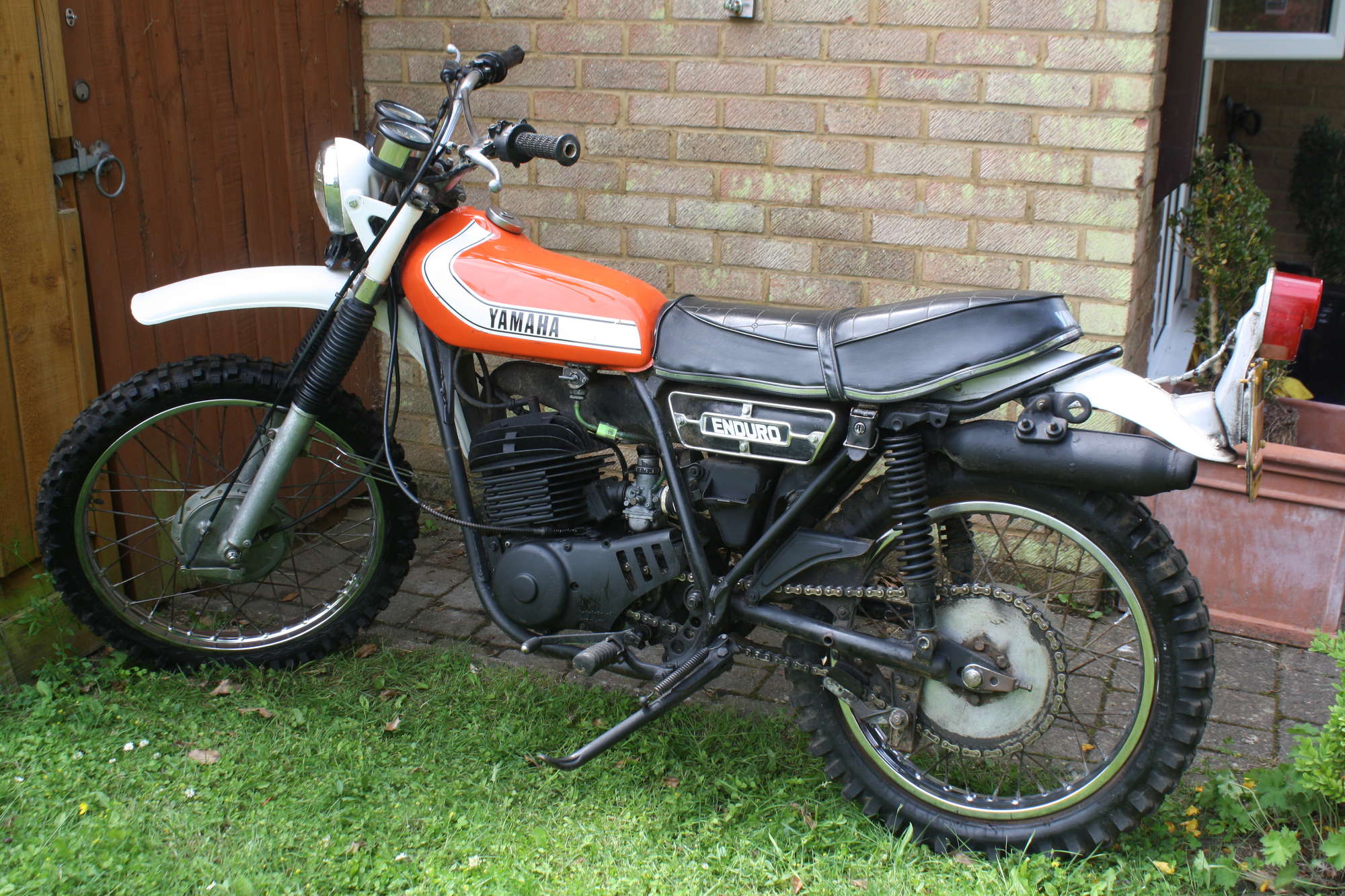 1976 Yamaha DT250 Enduro-Sold