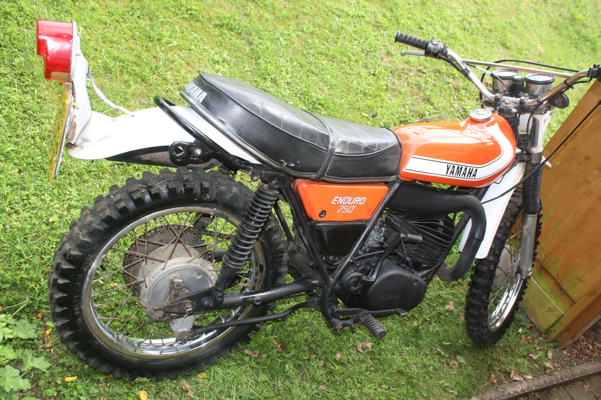 1976 Yamaha DT250 Enduro-Sold
