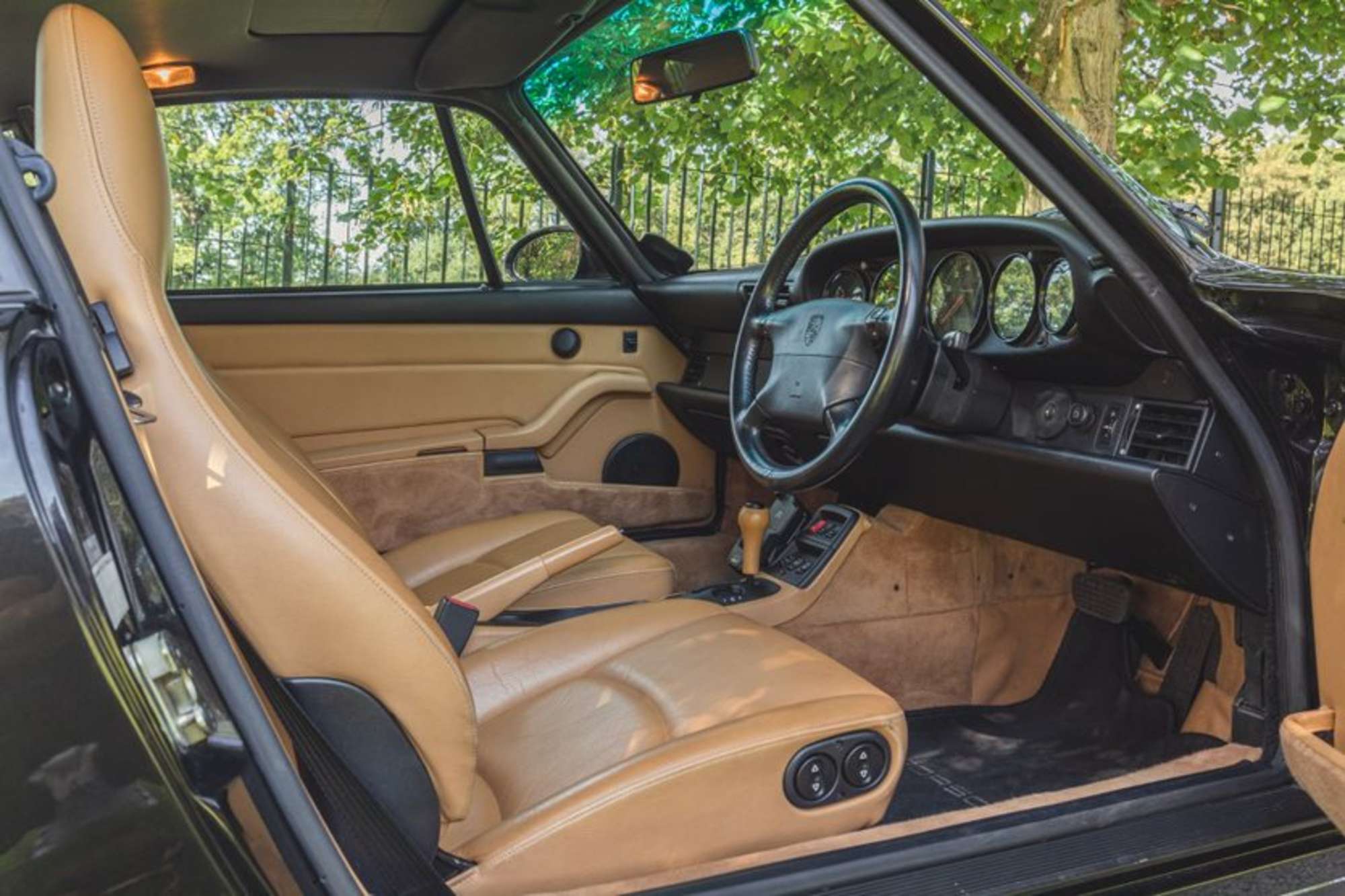 1995 Porsche 911 (993) C2 Tiptronic-Sold