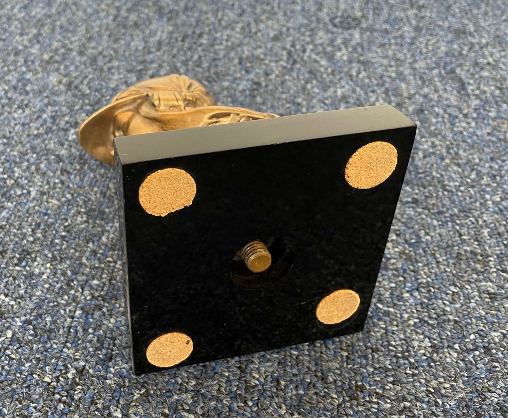 Bonnet Mascot inscribed 