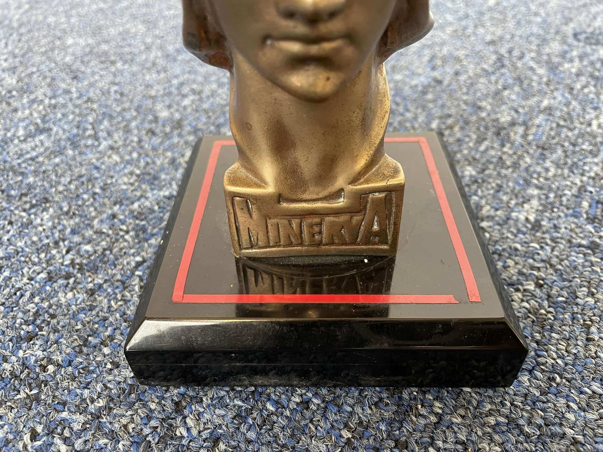 Bonnet Mascot inscribed 