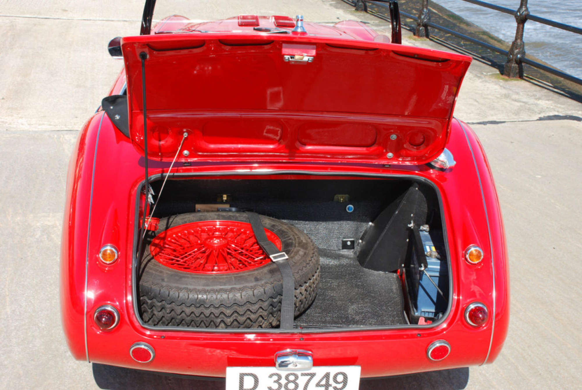 1957 Austin Healey 100/6 BN4-Auction Lot