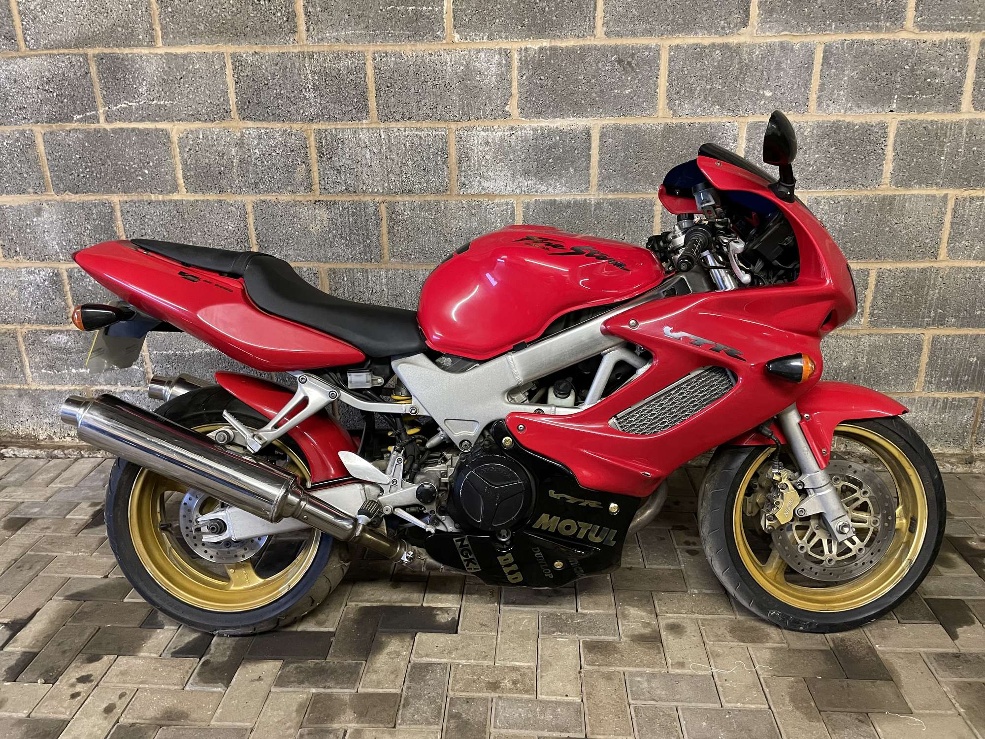 Iconic Auctioneers | 1998 Honda VTR1000F Fire Storm 996cc-Sold