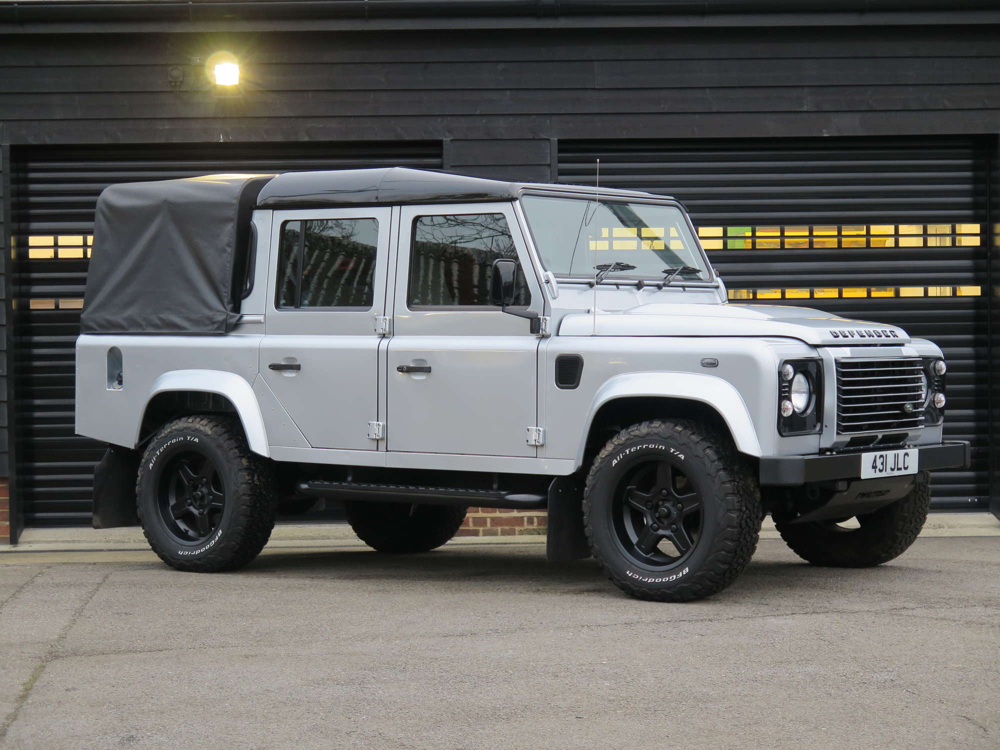 2015 Land Rover Defender 11O XS -Auction Lot