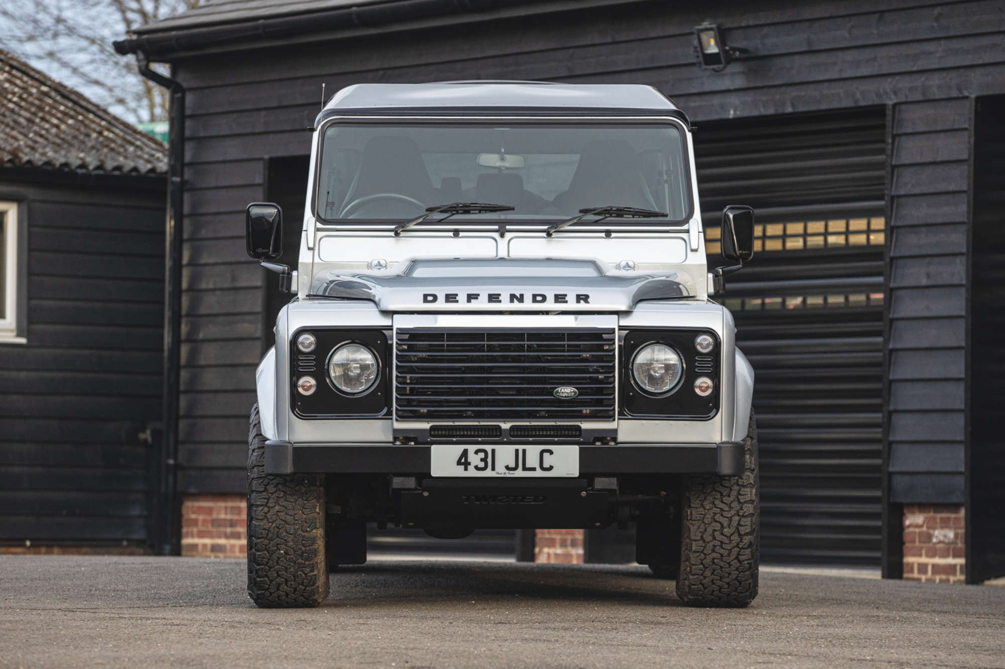 2015 Land Rover Defender 11O XS -Auction Lot