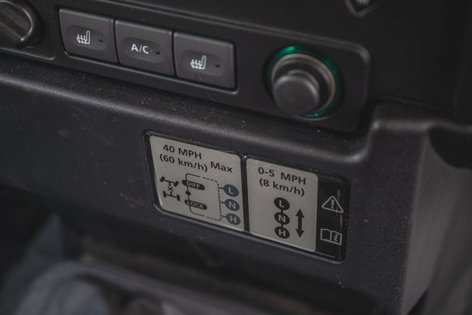 2015 Land Rover Defender 11O XS -Auction Lot