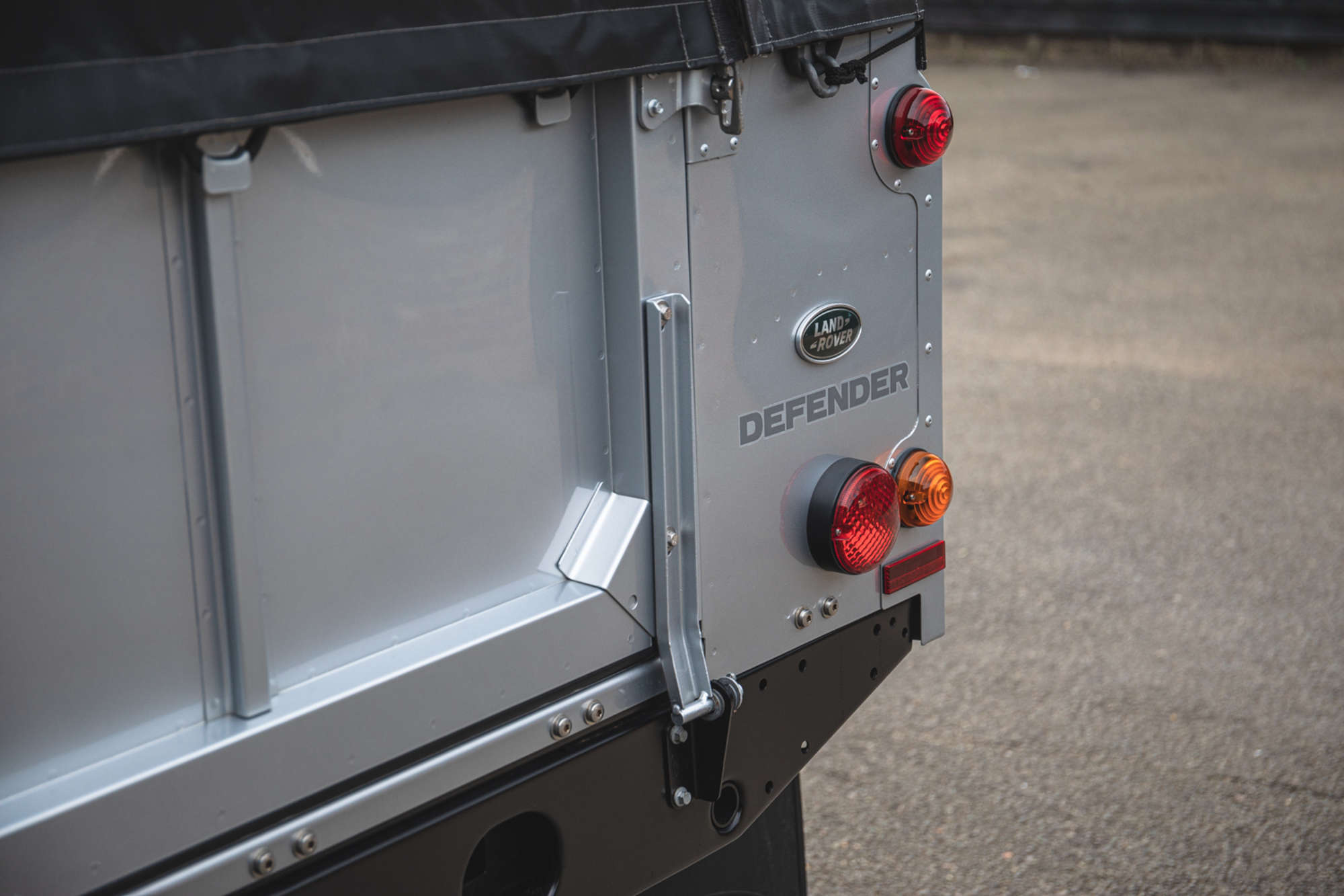 2015 Land Rover Defender 11O XS -Auction Lot