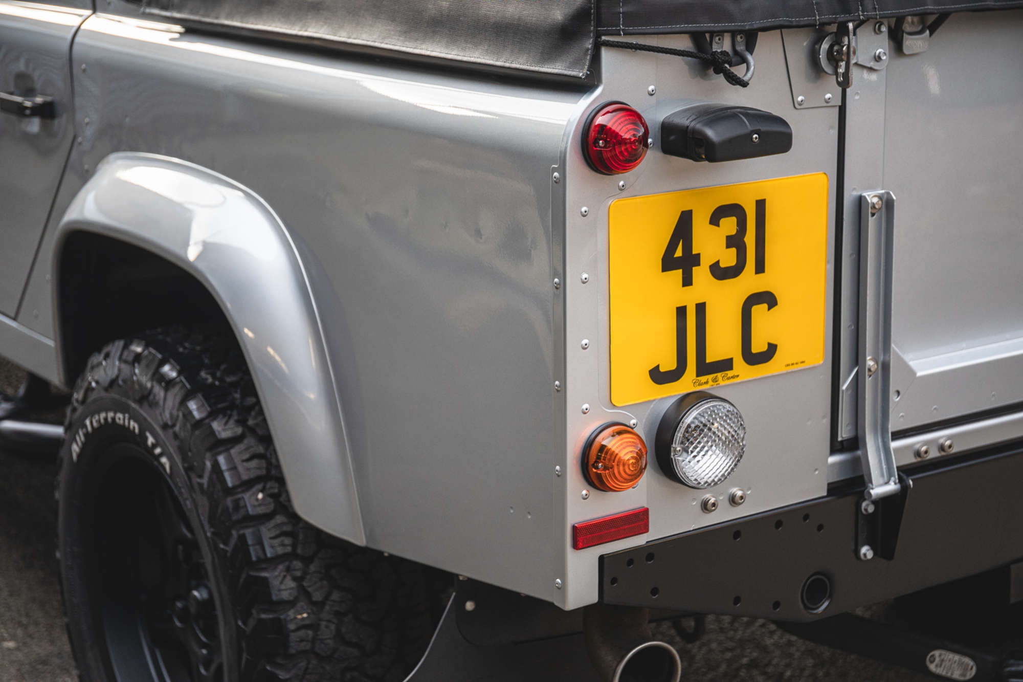 2015 Land Rover Defender 11O XS -Auction Lot