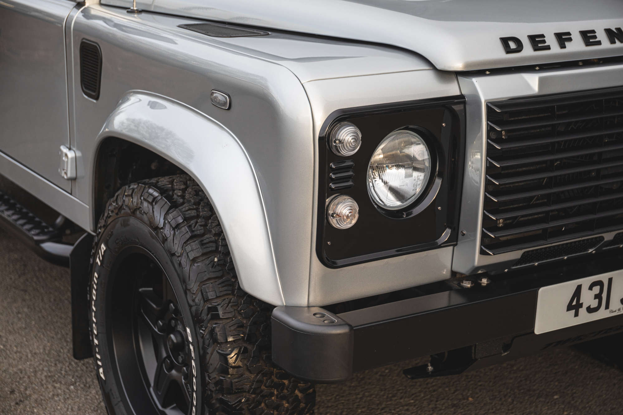 2015 Land Rover Defender 11O XS -Auction Lot