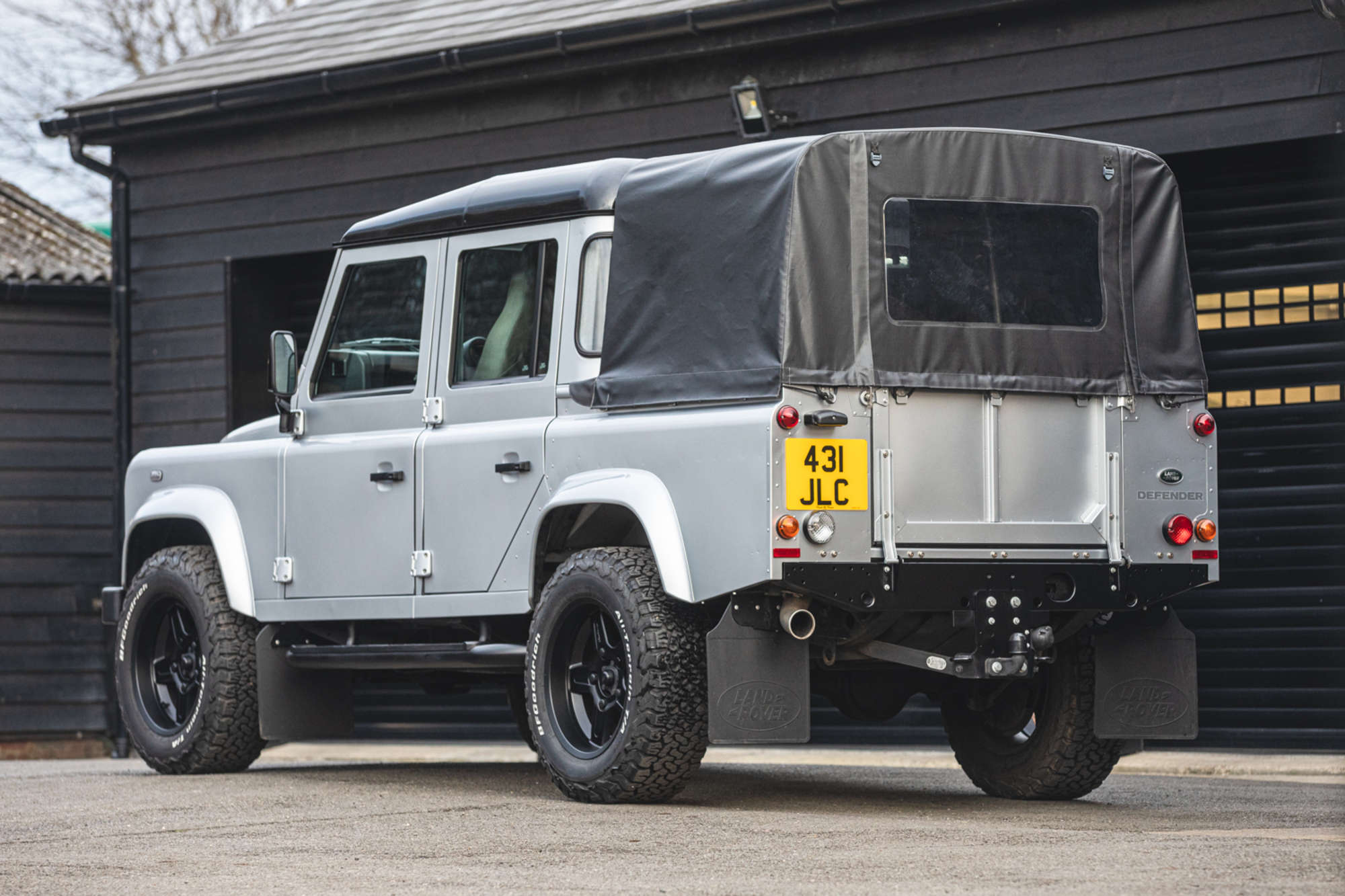 2015 Land Rover Defender 11O XS -Auction Lot