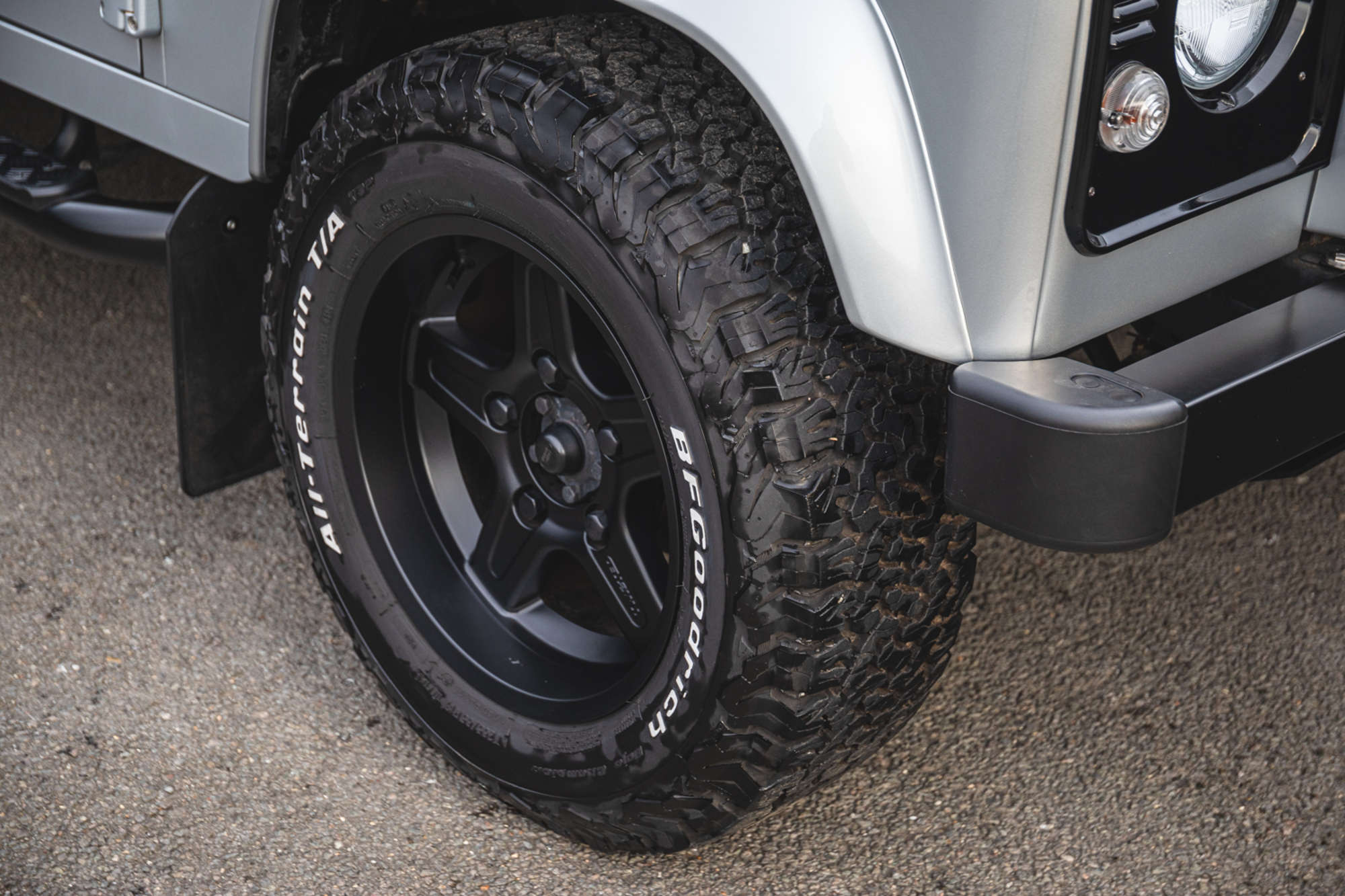 2015 Land Rover Defender 11O XS -Auction Lot