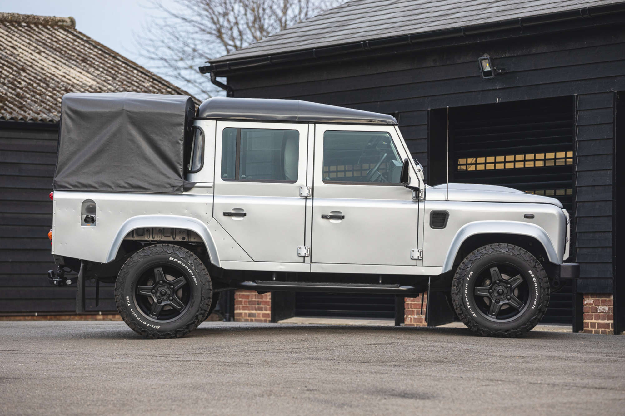 2015 Land Rover Defender 11O XS -Auction Lot