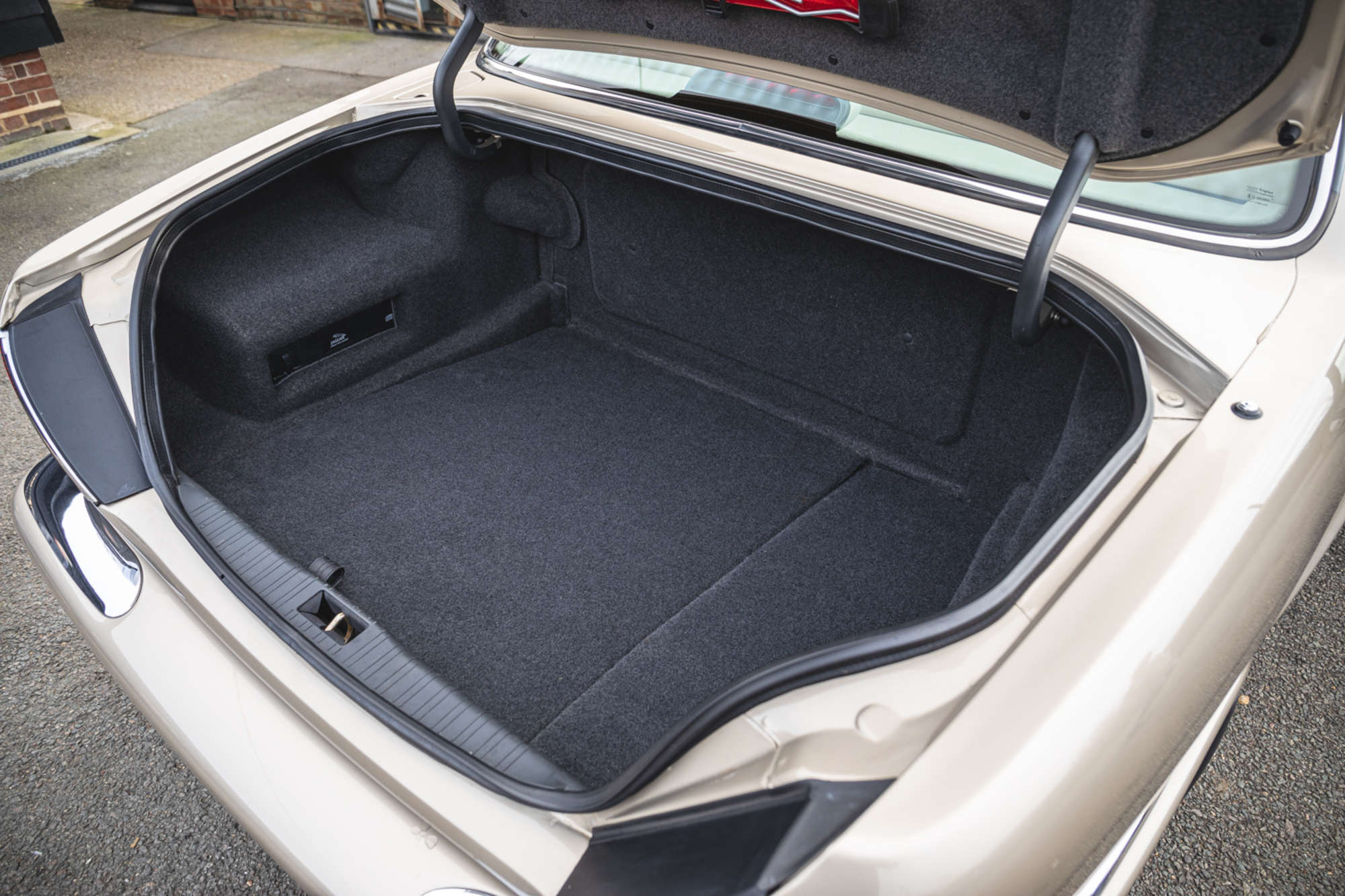 1998 Jaguar XJ Sovereign X308-Sold