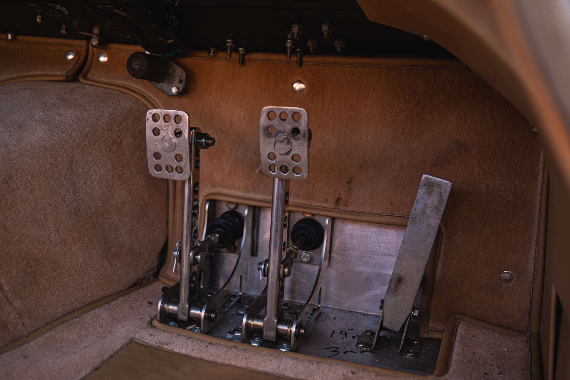 1951 Jaguar XK120 Roadster-Auction Lot