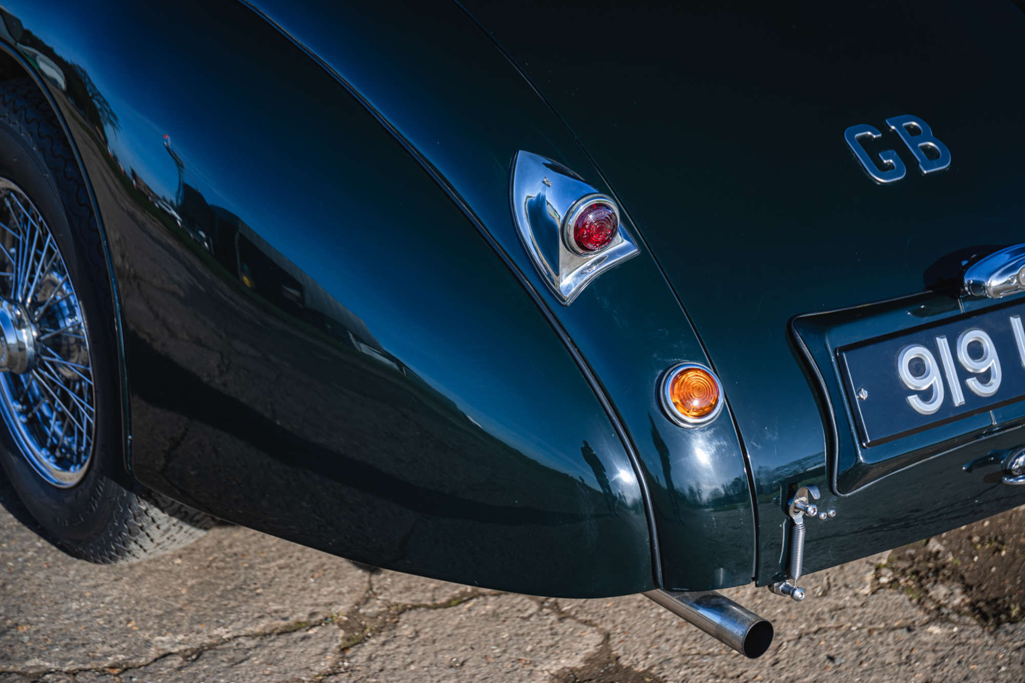 1951 Jaguar XK120 Roadster-Auction Lot
