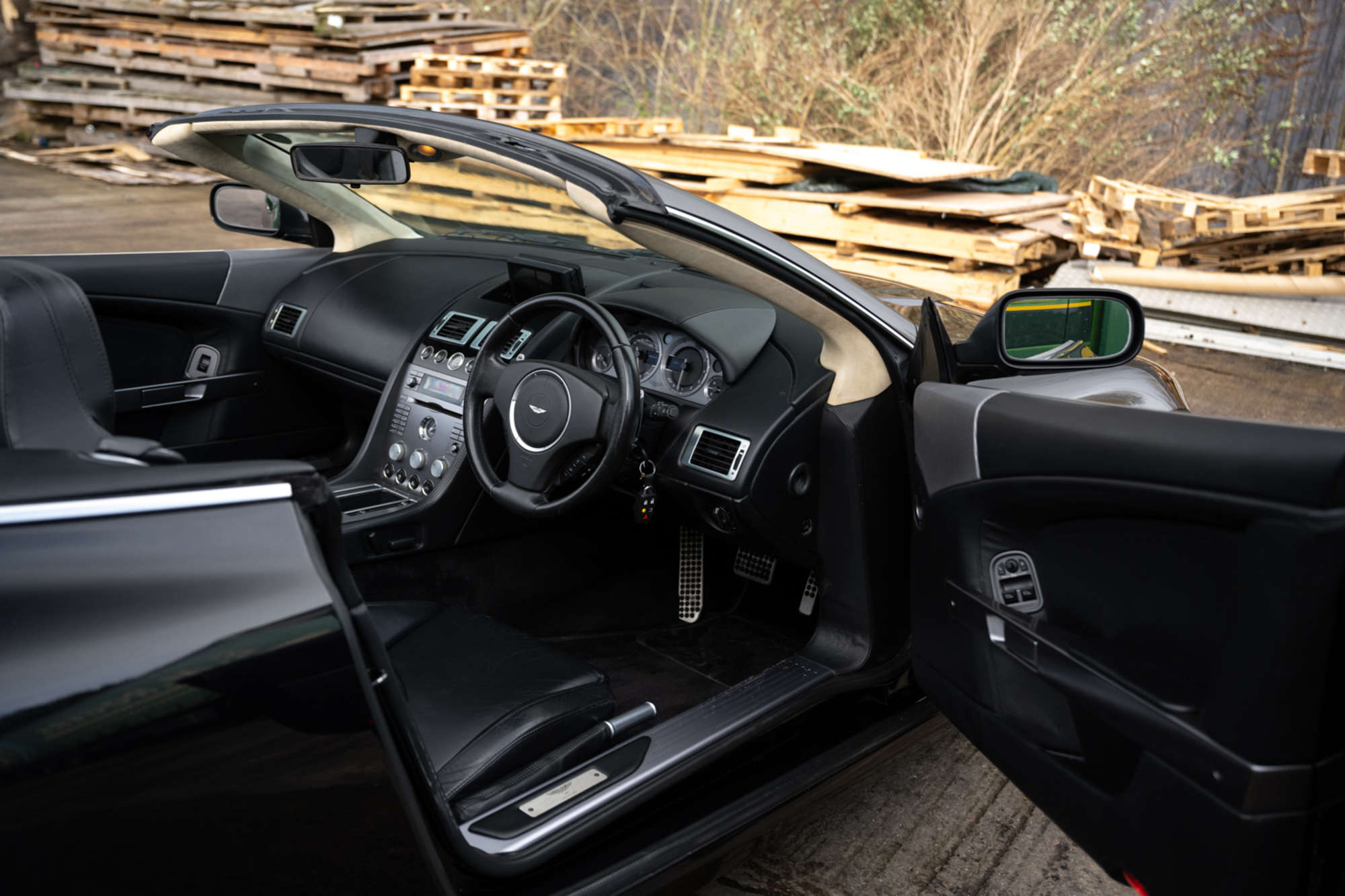 2006 Aston Martin DB9 Volante-Auction Lot