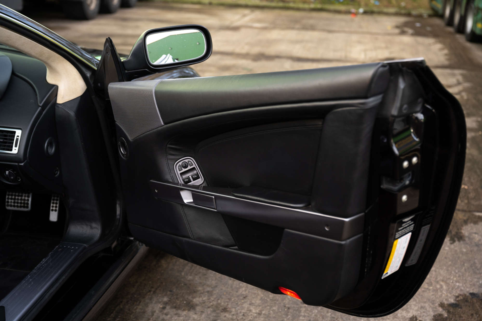 2006 Aston Martin DB9 Volante-Auction Lot