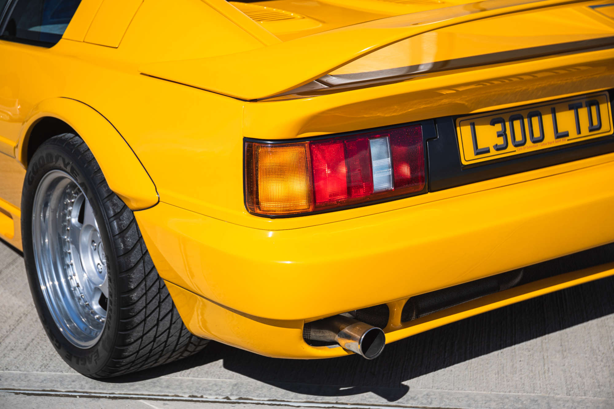 1994 Lotus Esprit Sport 300-Sold