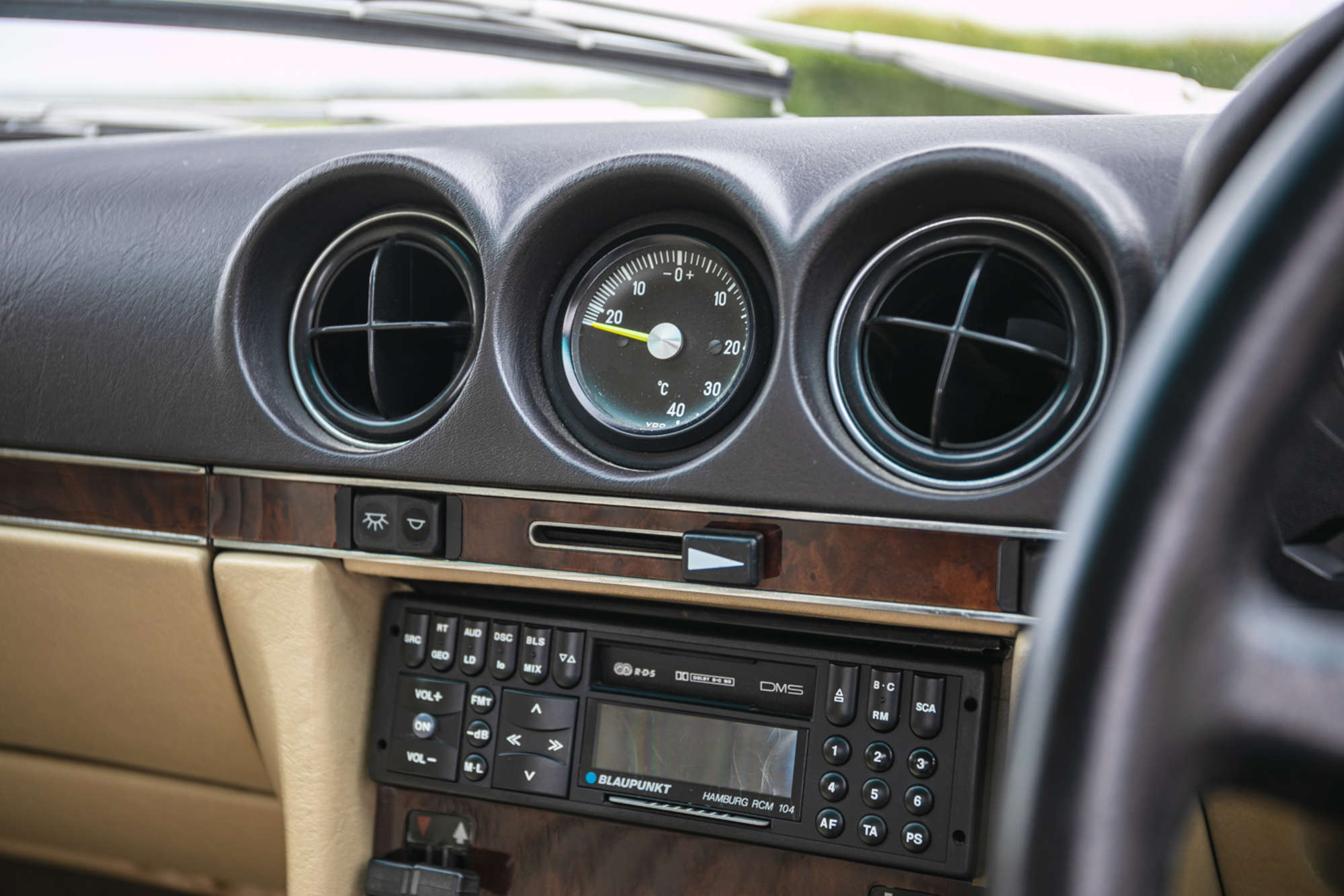 1987 Mercedes-Benz 420 SL (R107)-Auction Lot