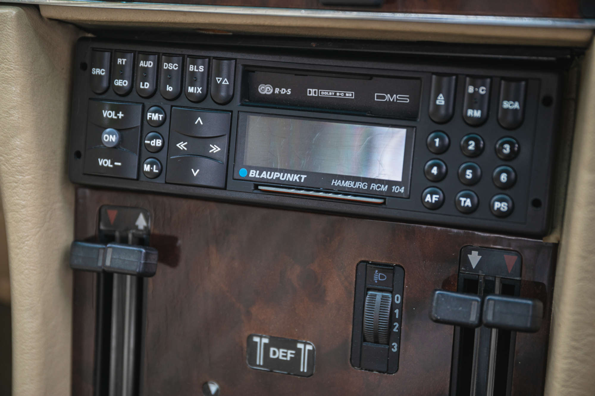 1987 Mercedes-Benz 420 SL (R107)-Auction Lot