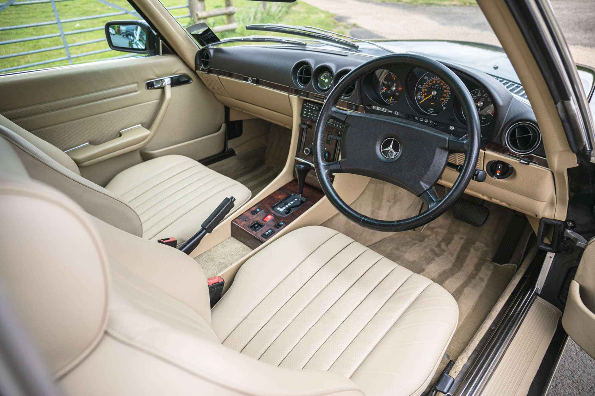 1987 Mercedes-Benz 420 SL (R107)-Auction Lot