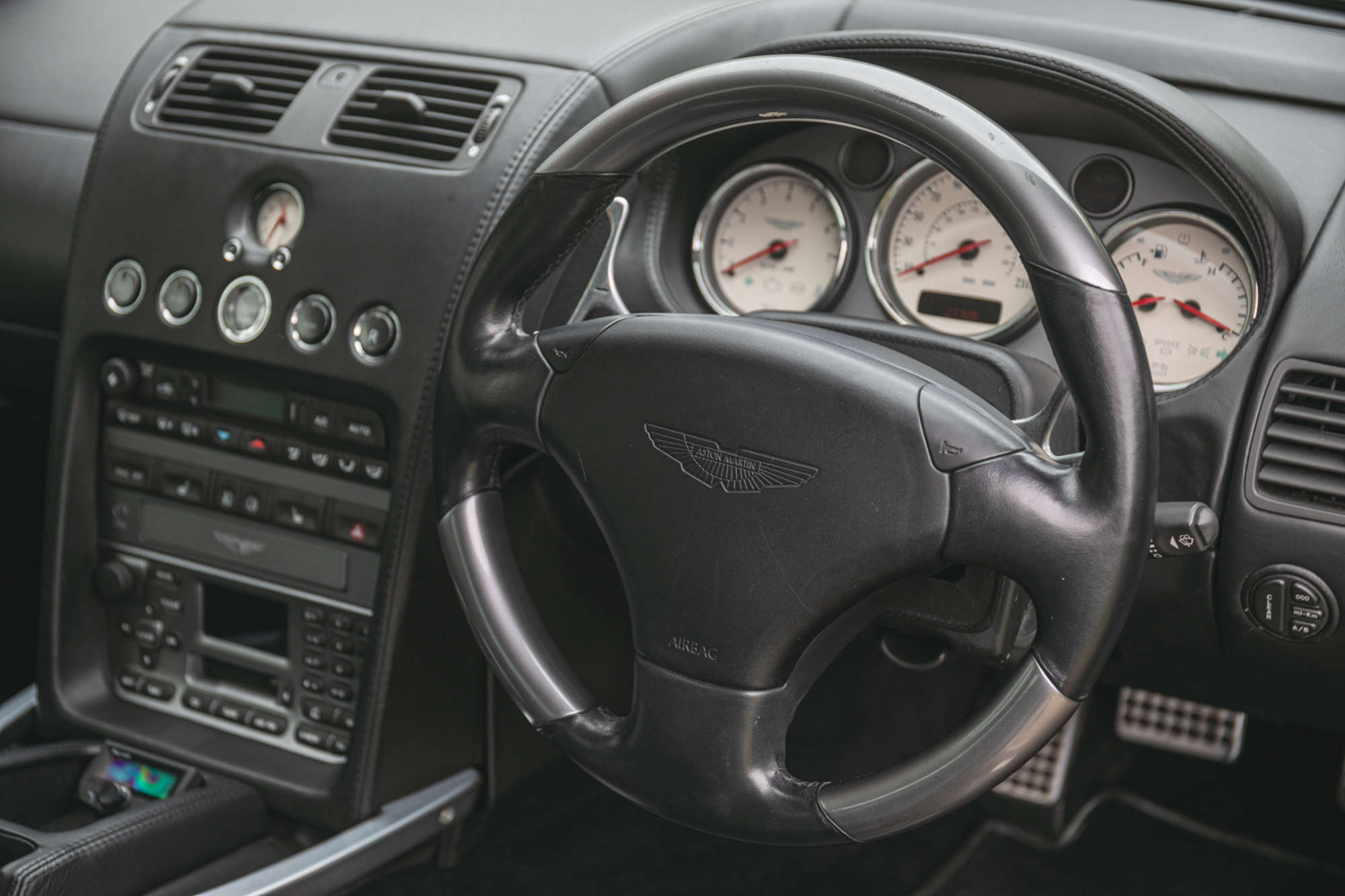 2005 Aston Martin Vanquish S 2+2-Auction Lot