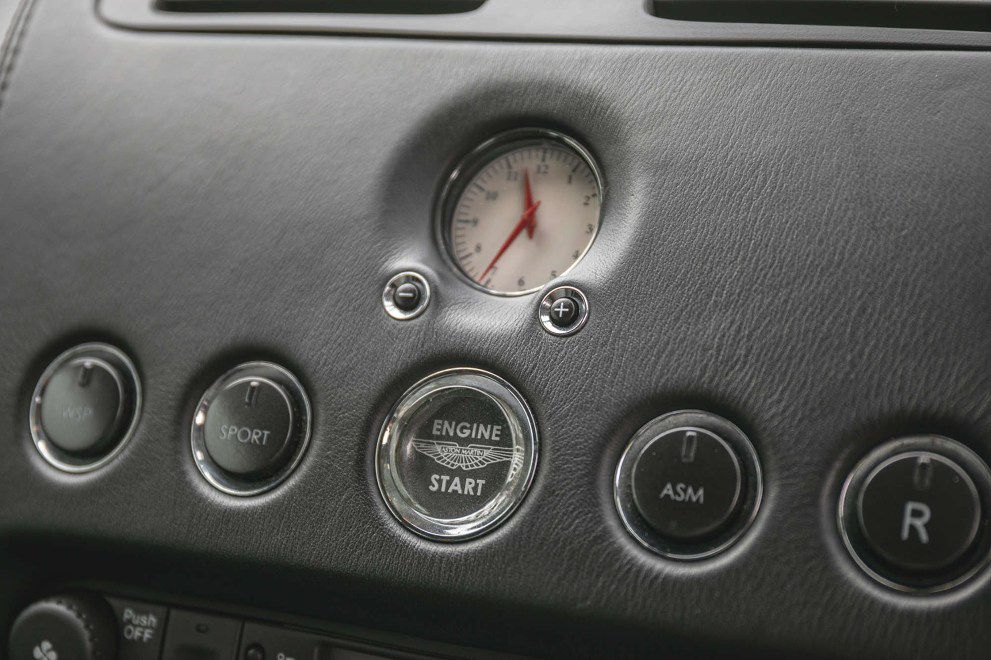 2005 Aston Martin Vanquish S 2+2-Auction Lot