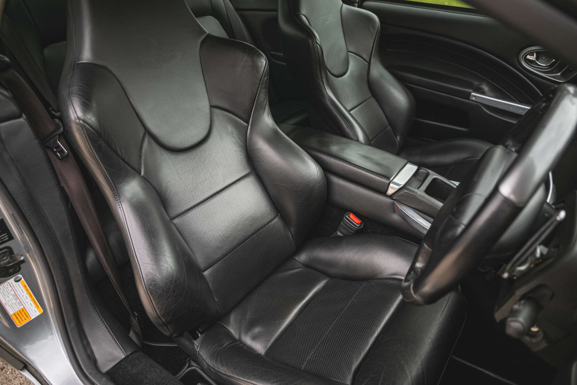 2005 Aston Martin Vanquish S 2+2-Auction Lot