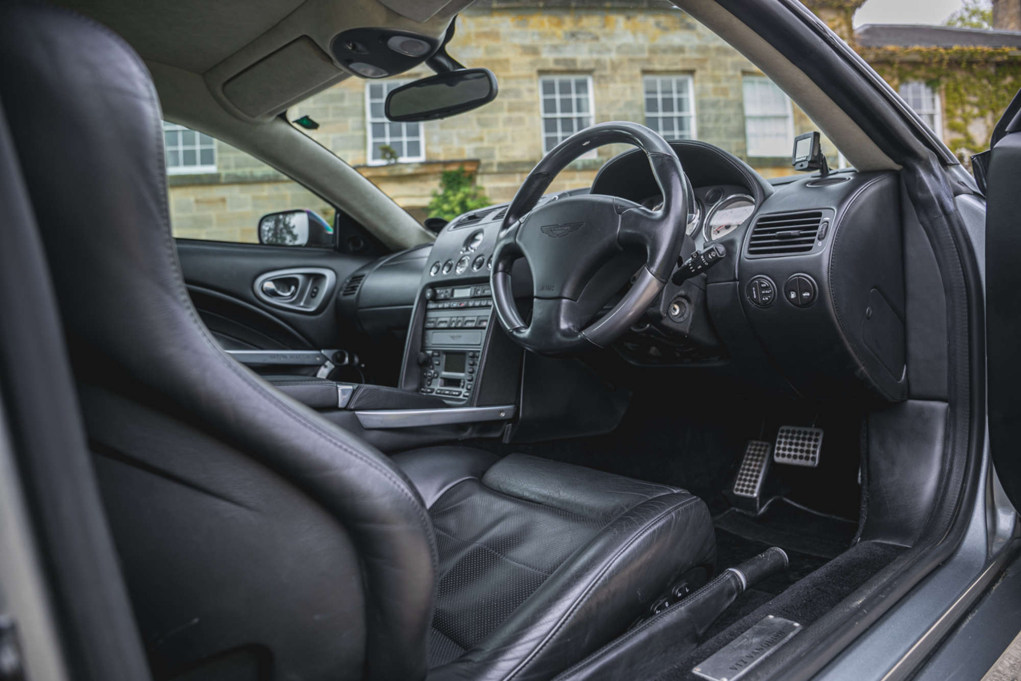 2005 Aston Martin Vanquish S 2+2-Auction Lot