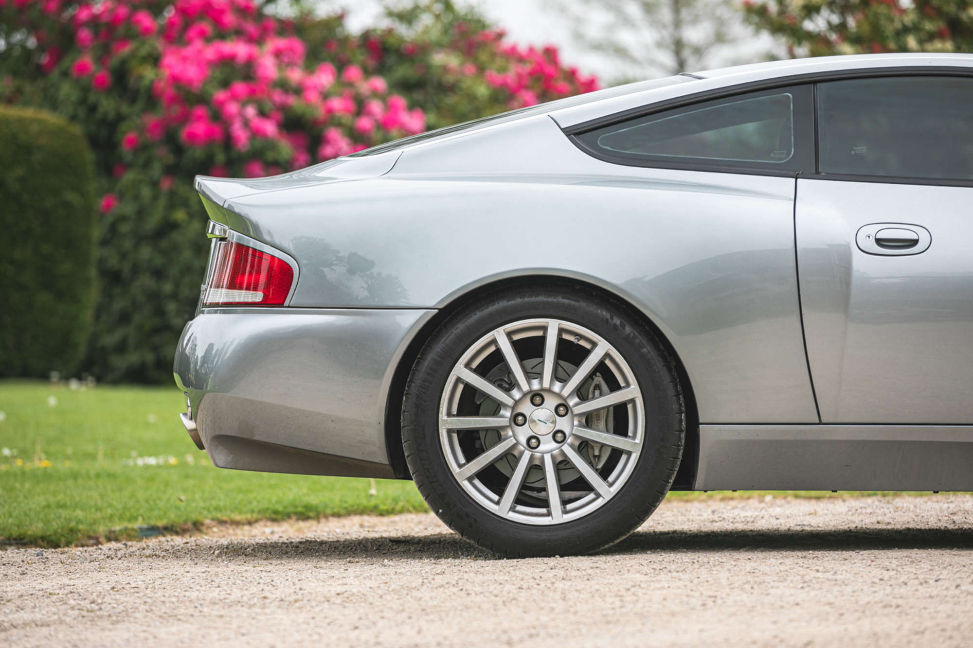 2005 Aston Martin Vanquish S 2+2-Auction Lot