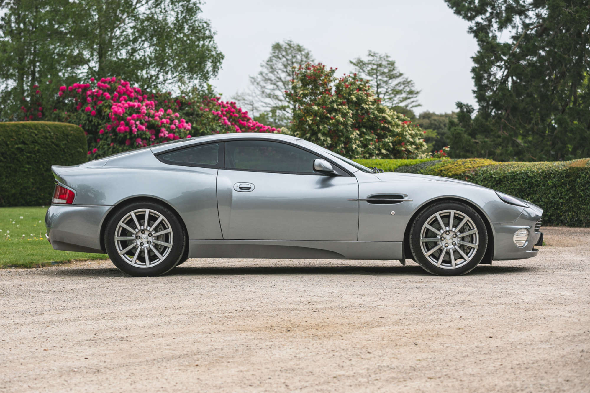 2005 Aston Martin Vanquish S 2+2-Auction Lot