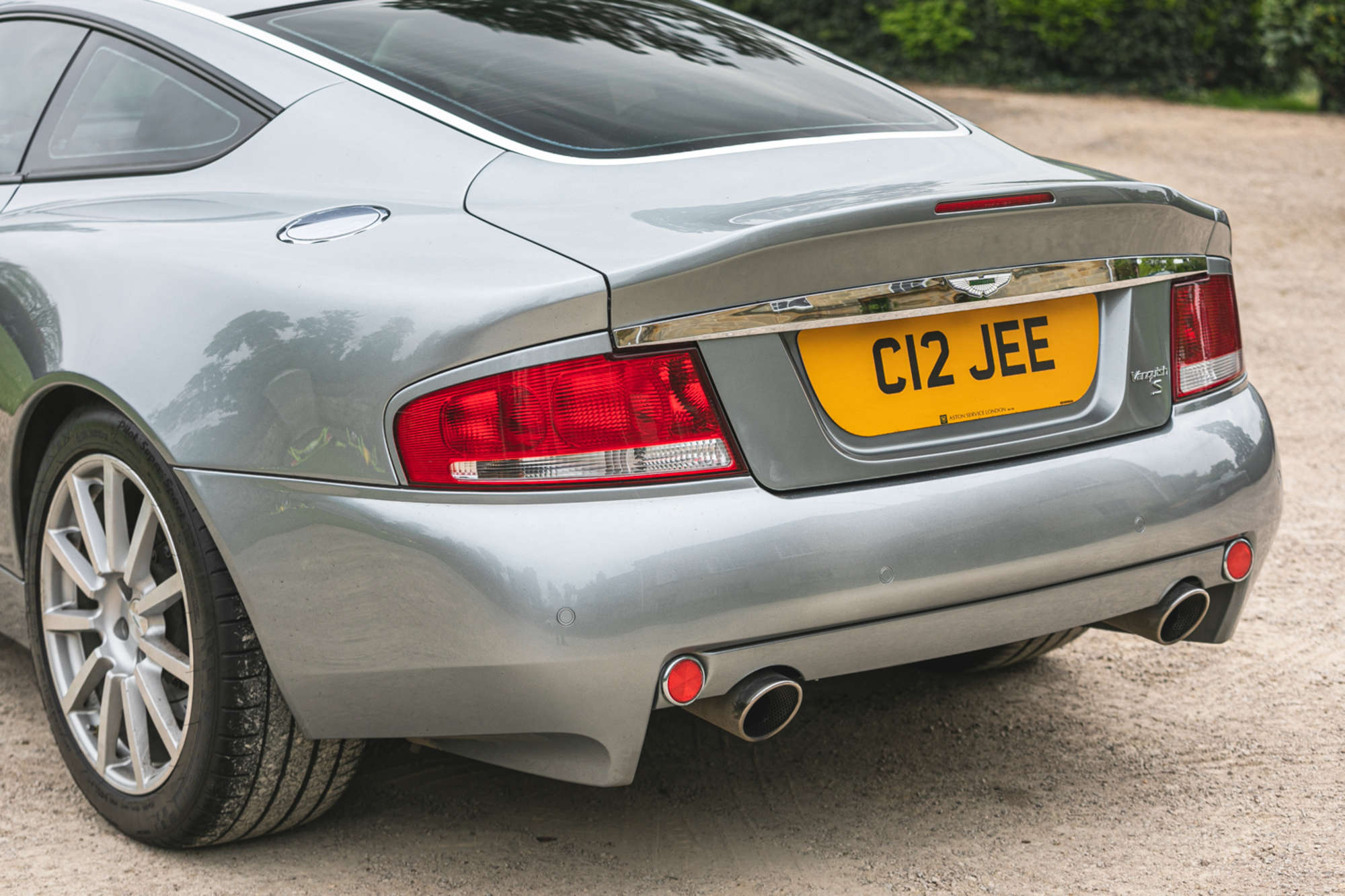 2005 Aston Martin Vanquish S 2+2-Auction Lot