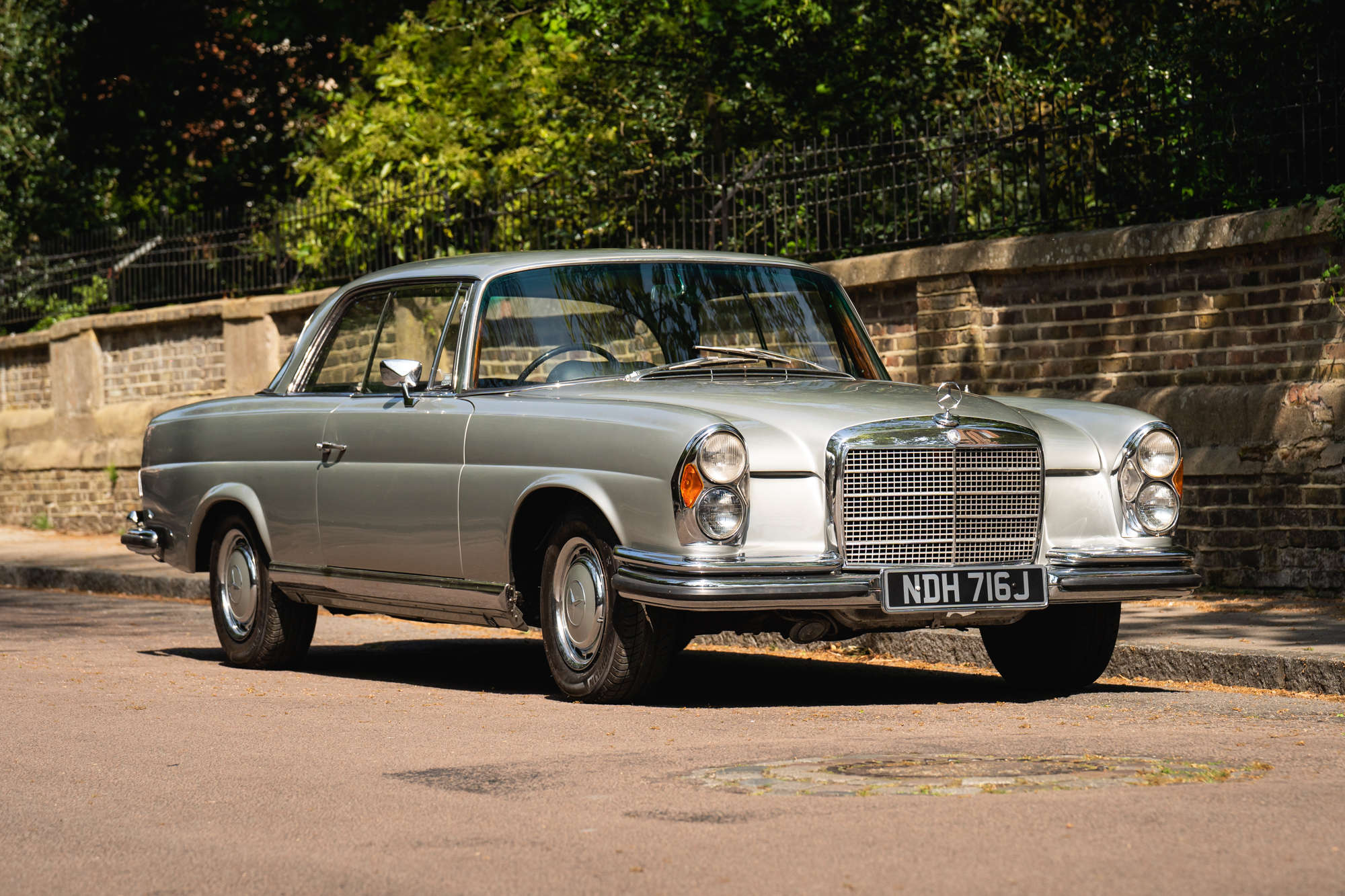 1971 Mercedes-Benz 280 SE 3.5 V8 Coupé (W111)-Auction Lot