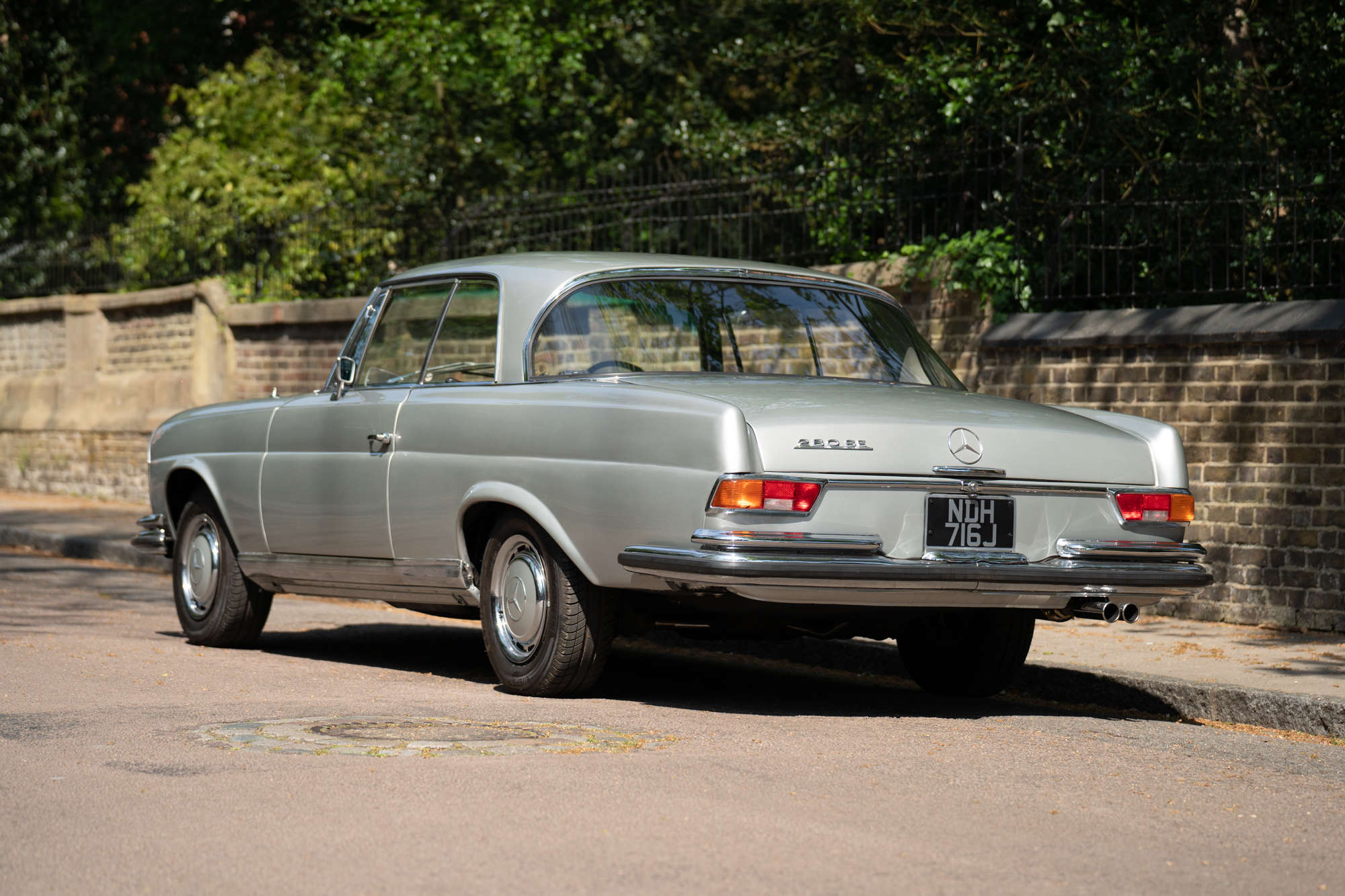 1971 Mercedes-Benz 280 SE 3.5 V8 Coupé (W111)-Auction Lot