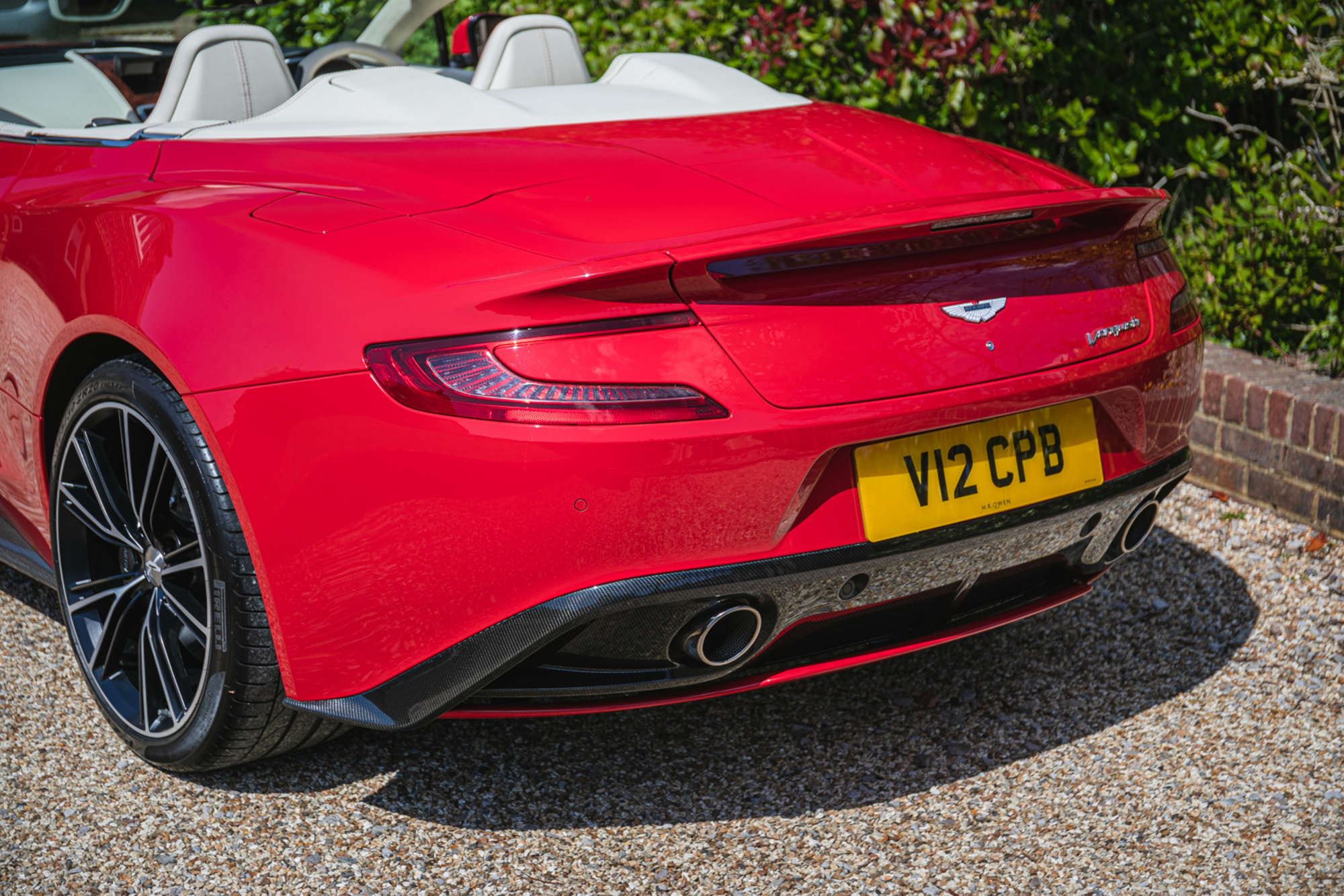 2014 Aston Martin Vanquish V12 Volante-Auction Lot