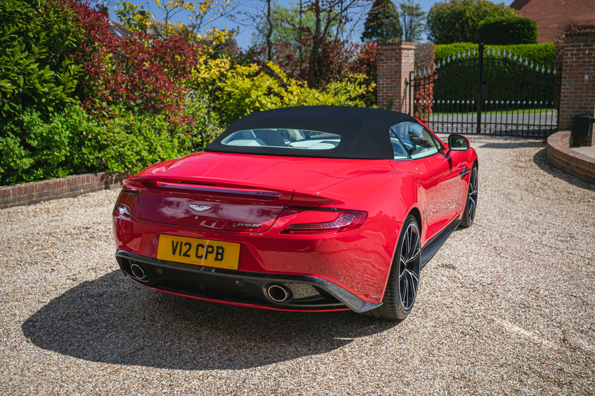 2014 Aston Martin Vanquish V12 Volante-Auction Lot