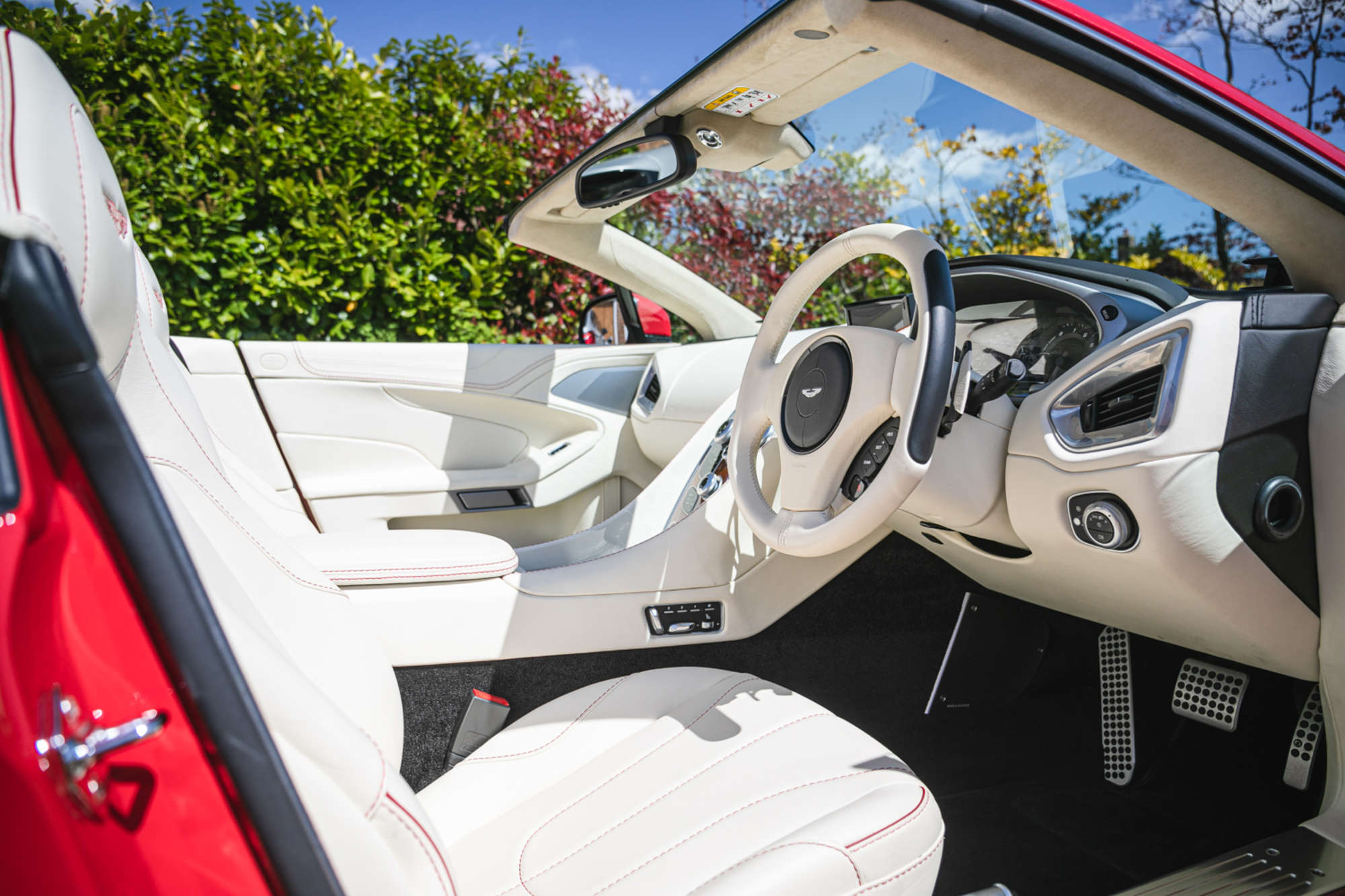 2014 Aston Martin Vanquish V12 Volante-Auction Lot