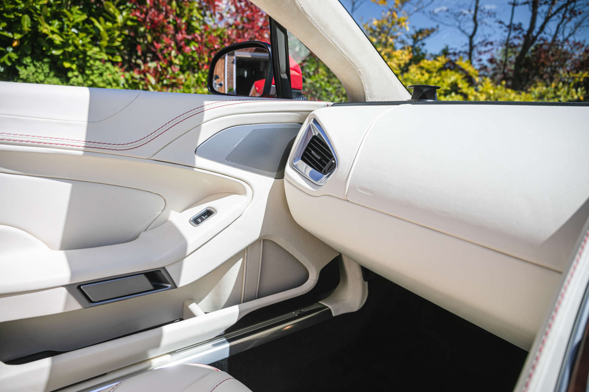 2014 Aston Martin Vanquish V12 Volante-Auction Lot