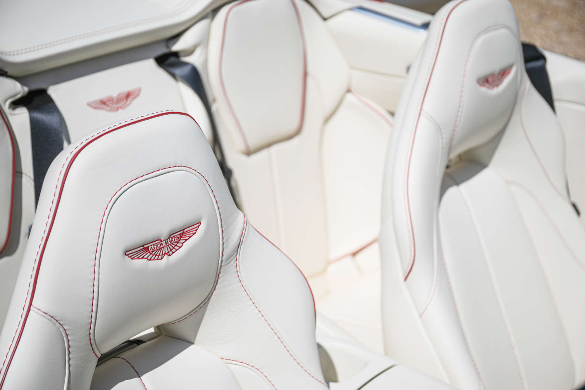 2014 Aston Martin Vanquish V12 Volante-Auction Lot