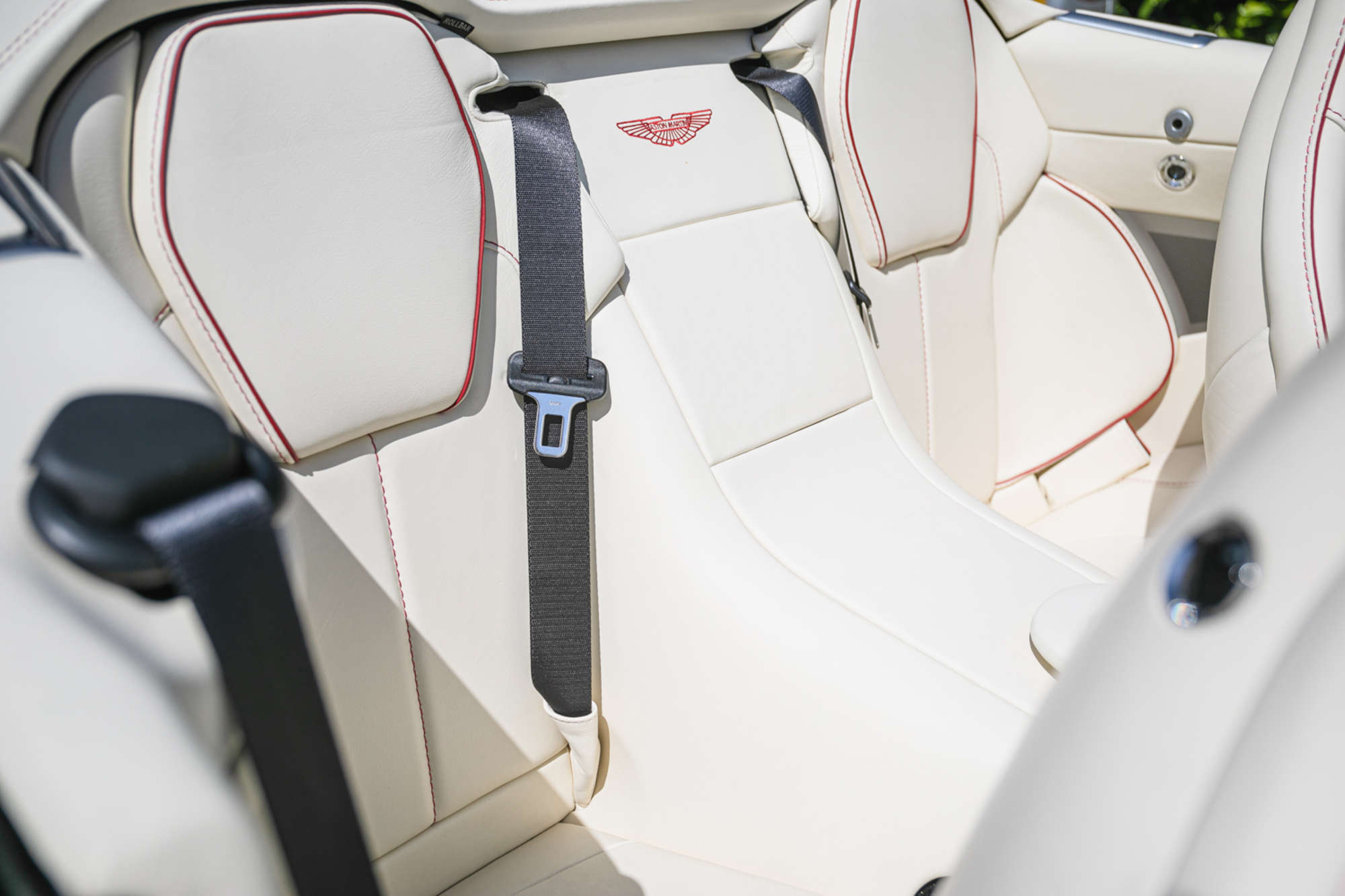 2014 Aston Martin Vanquish V12 Volante-Auction Lot