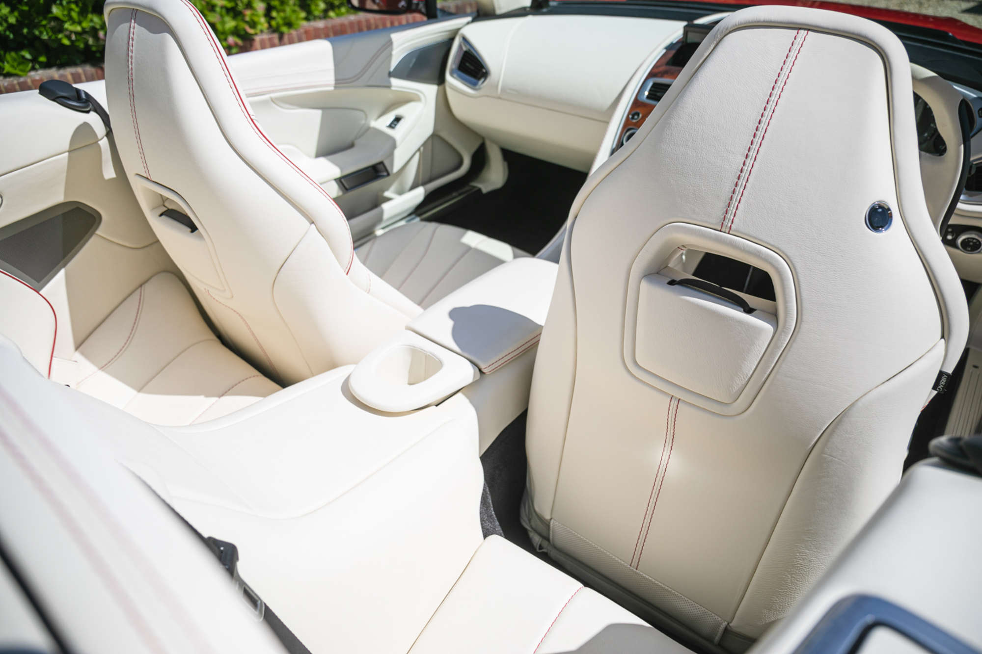 2014 Aston Martin Vanquish V12 Volante-Auction Lot