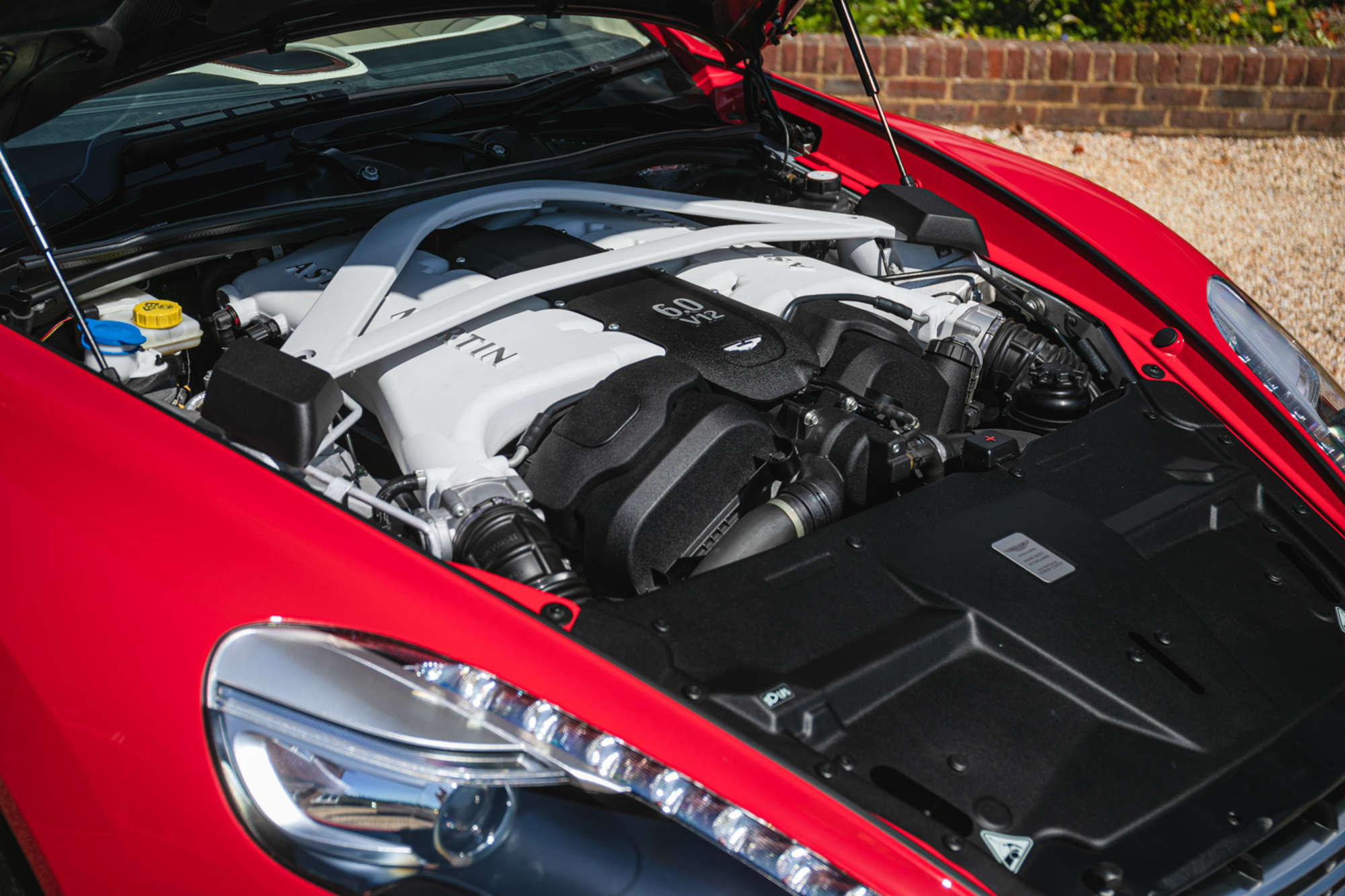 2014 Aston Martin Vanquish V12 Volante-Auction Lot