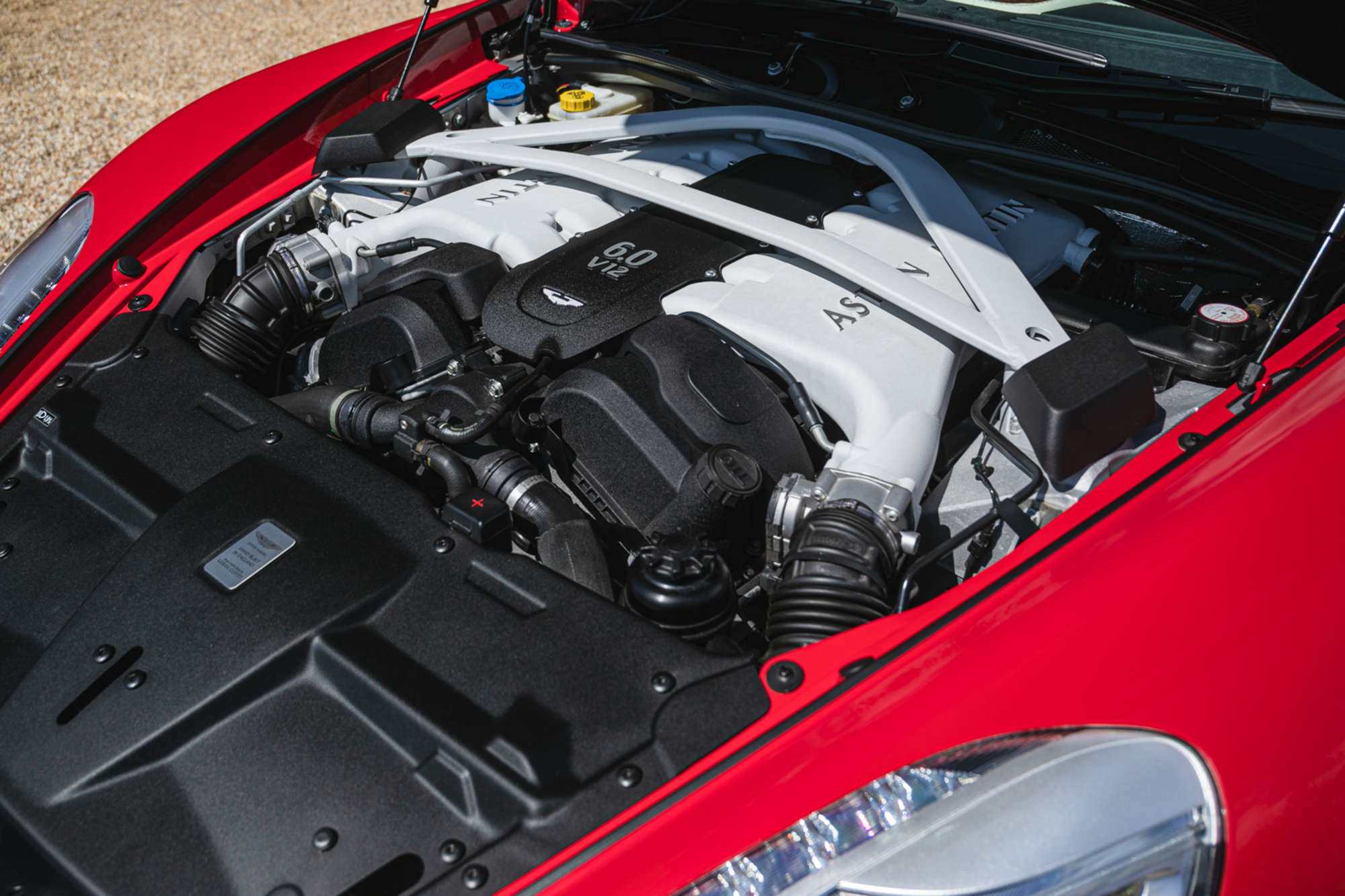 2014 Aston Martin Vanquish V12 Volante-Auction Lot