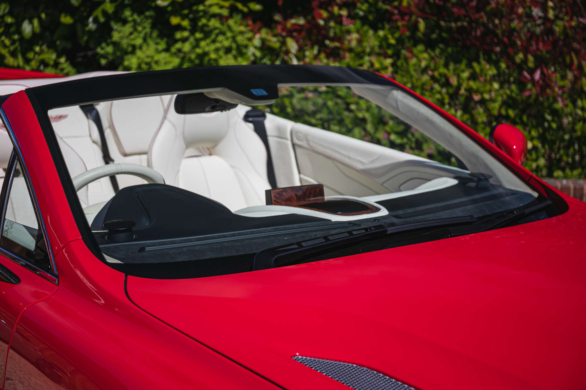 2014 Aston Martin Vanquish V12 Volante-Auction Lot