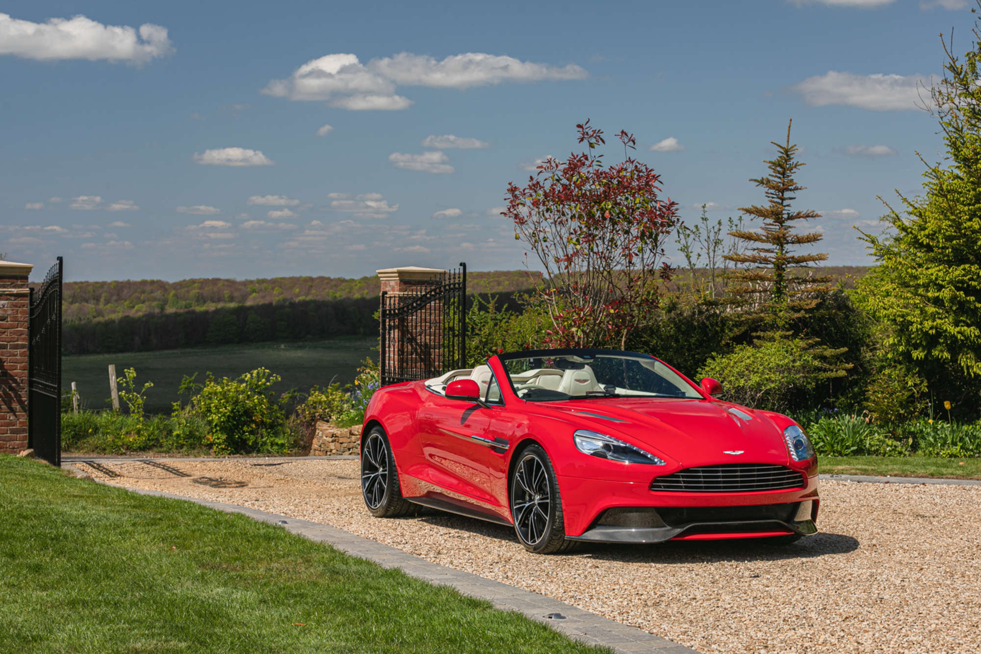2014 Aston Martin Vanquish V12 Volante-Auction Lot